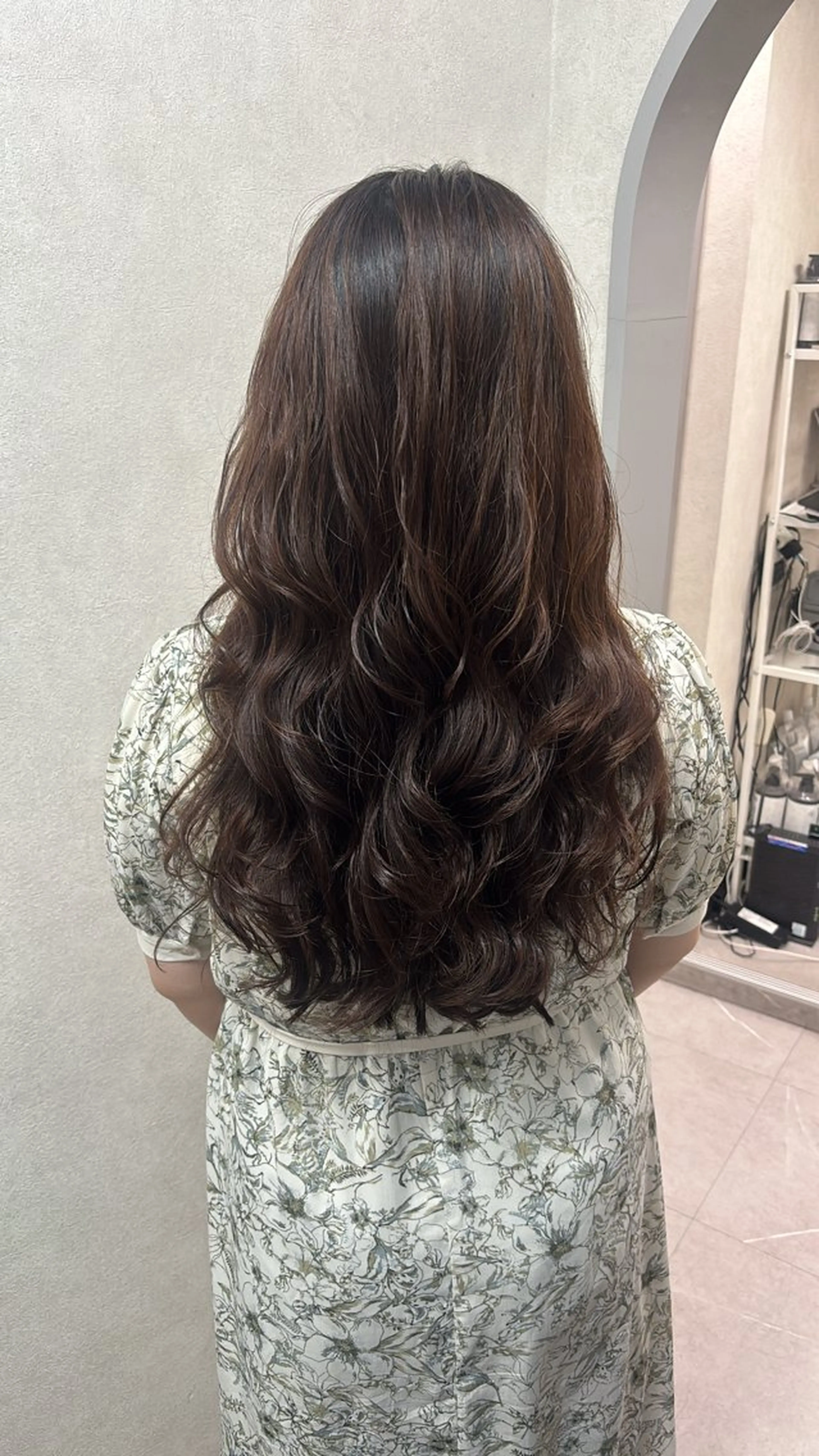 ロング パーマ くびれヘア 髪質改善 韓国風ヘア レイヤーカット ロング 宮崎 聖也のヘアスタイル