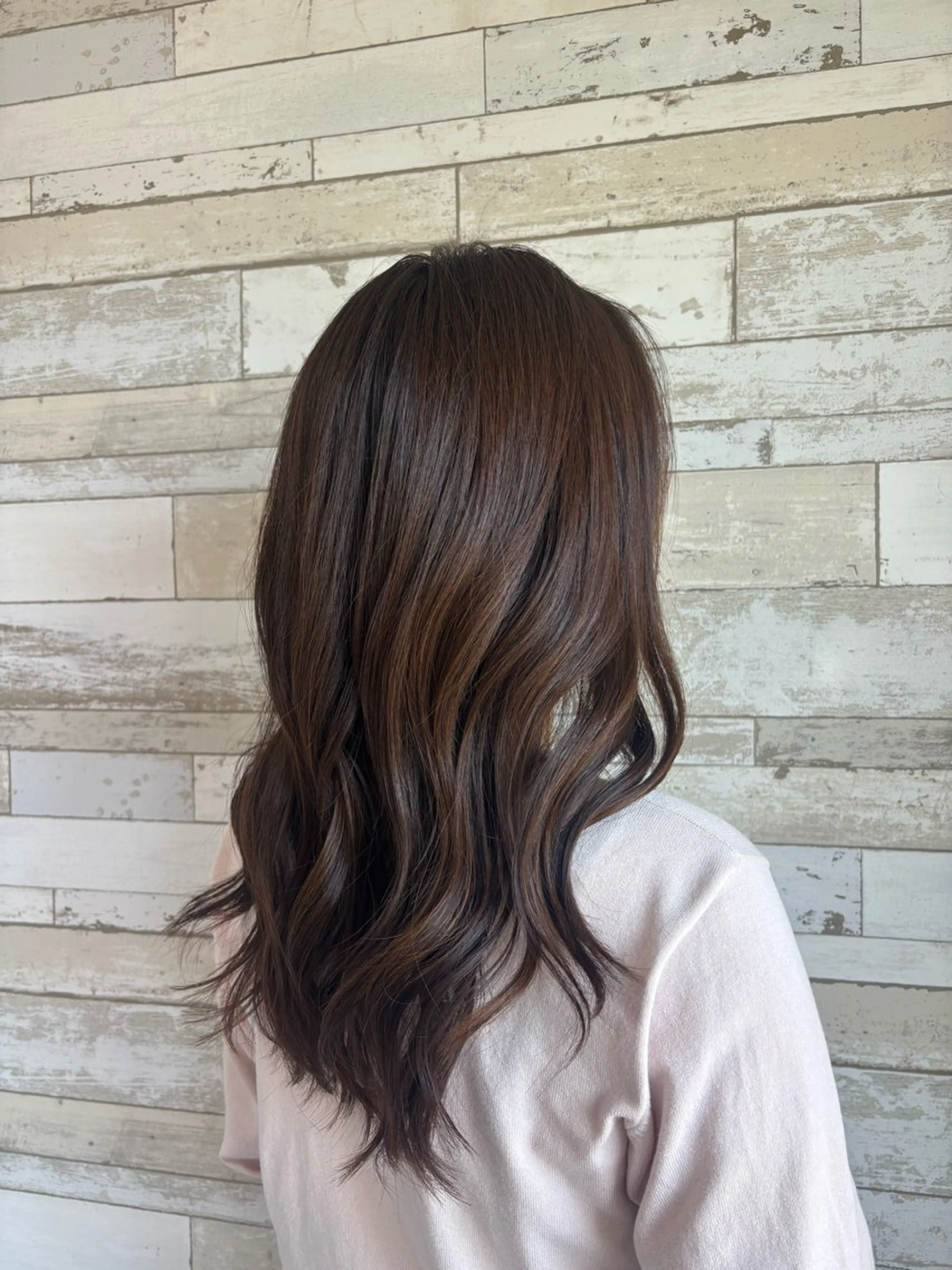ロング カラー 穗積 明香里のヘアスタイル