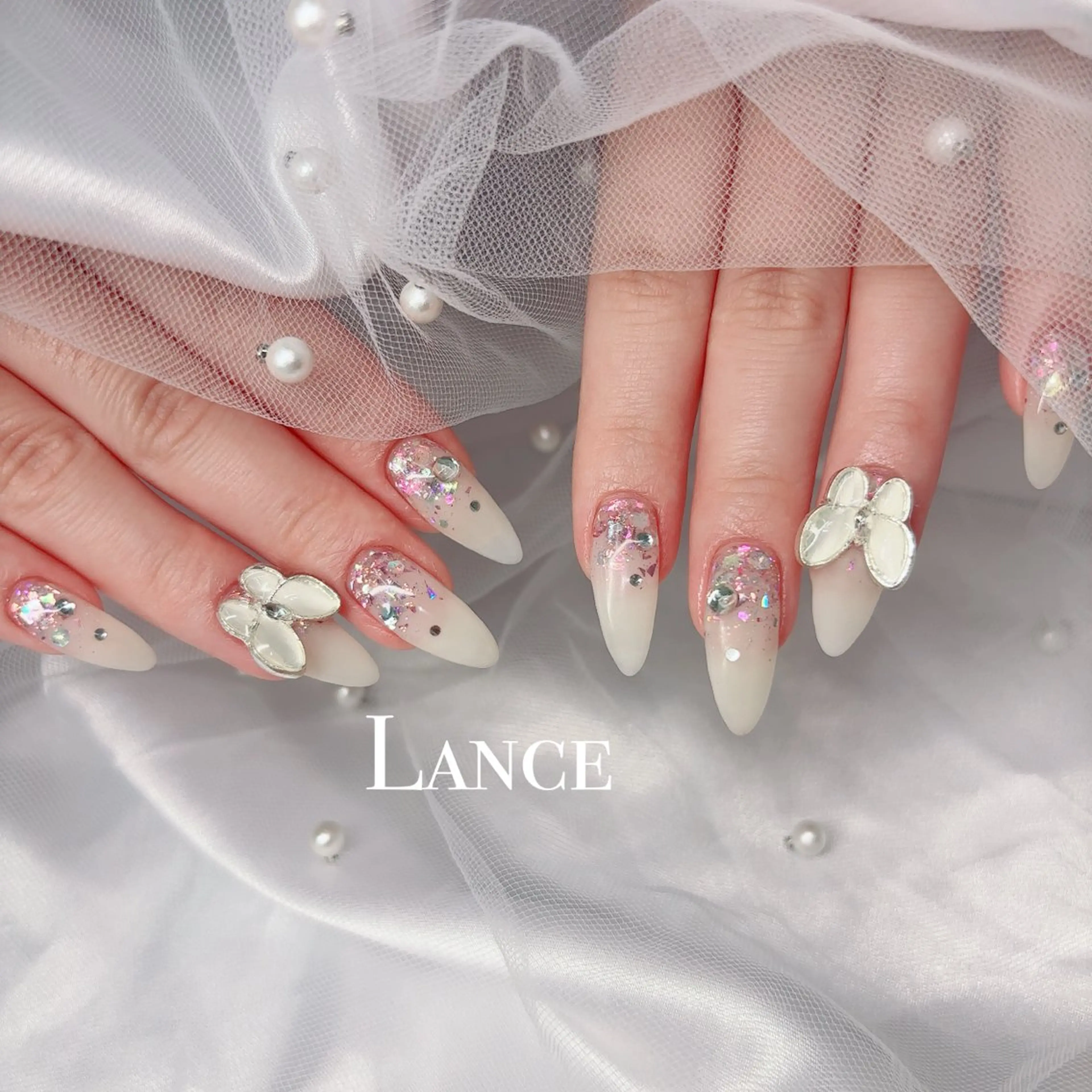 ネイル オーロラネイル ブルー フットネイル 氷ネイル・うるうるネイル キラキラネイル Lance nailのネイルデザイン