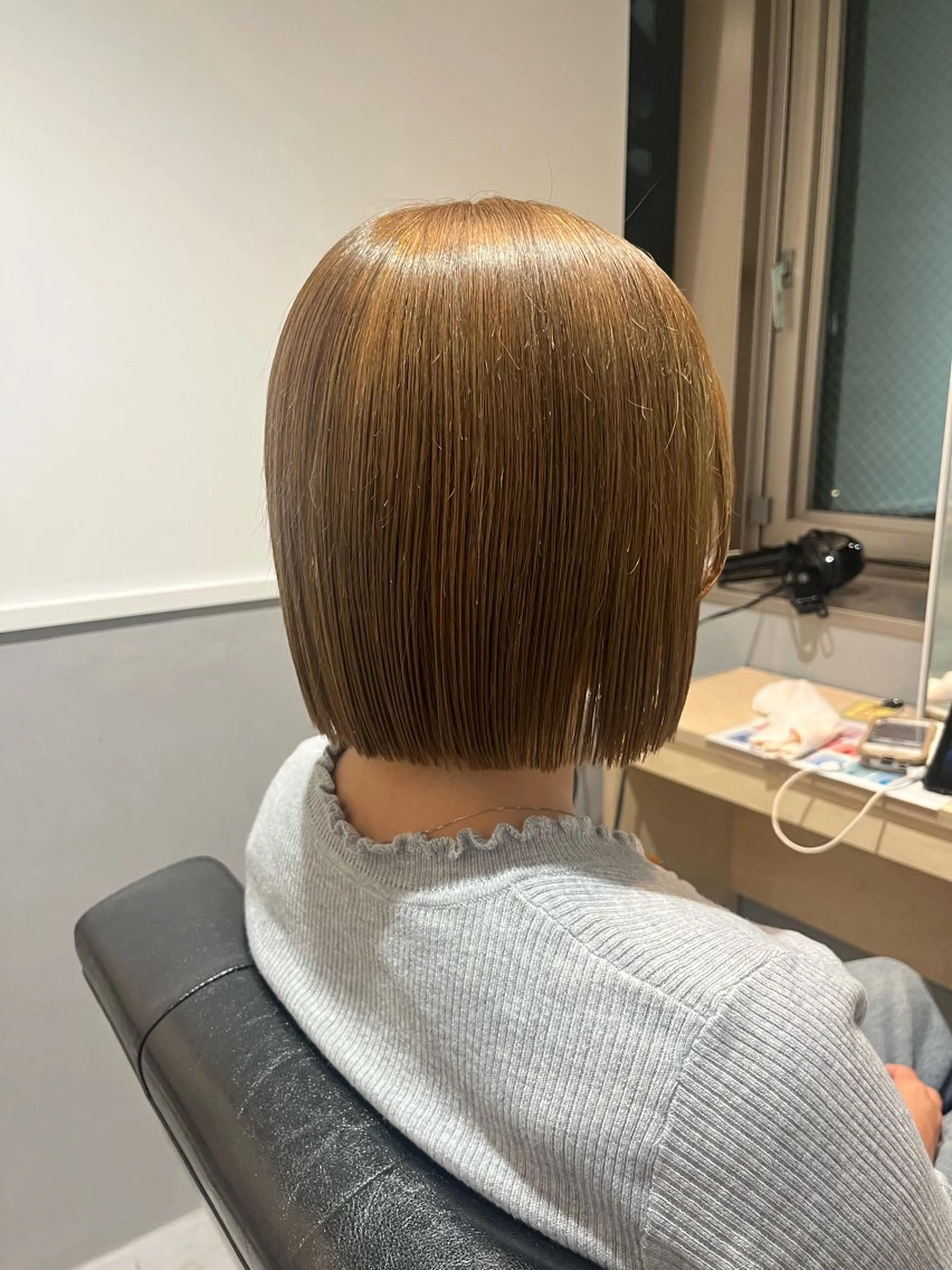 ミディアム カラー カット ヘアカラー トリートメント 切りっぱなしボブ/ 艶カラー/綾莉のヘアスタイル