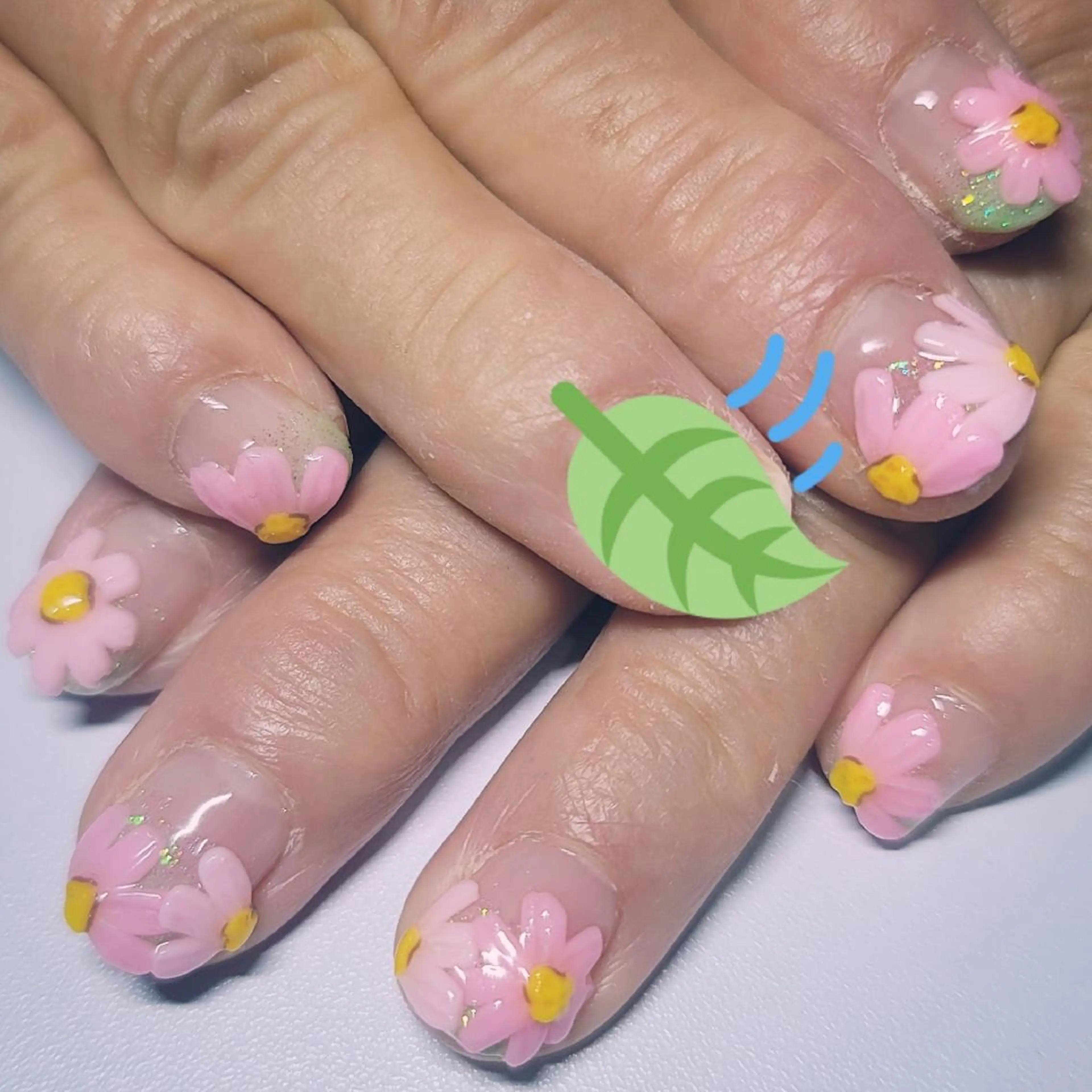 ネイル グラデーション グリーン ラメ(グリッター) パステルネイル ハンドネイル よしだ ひろきのネイルデザイン