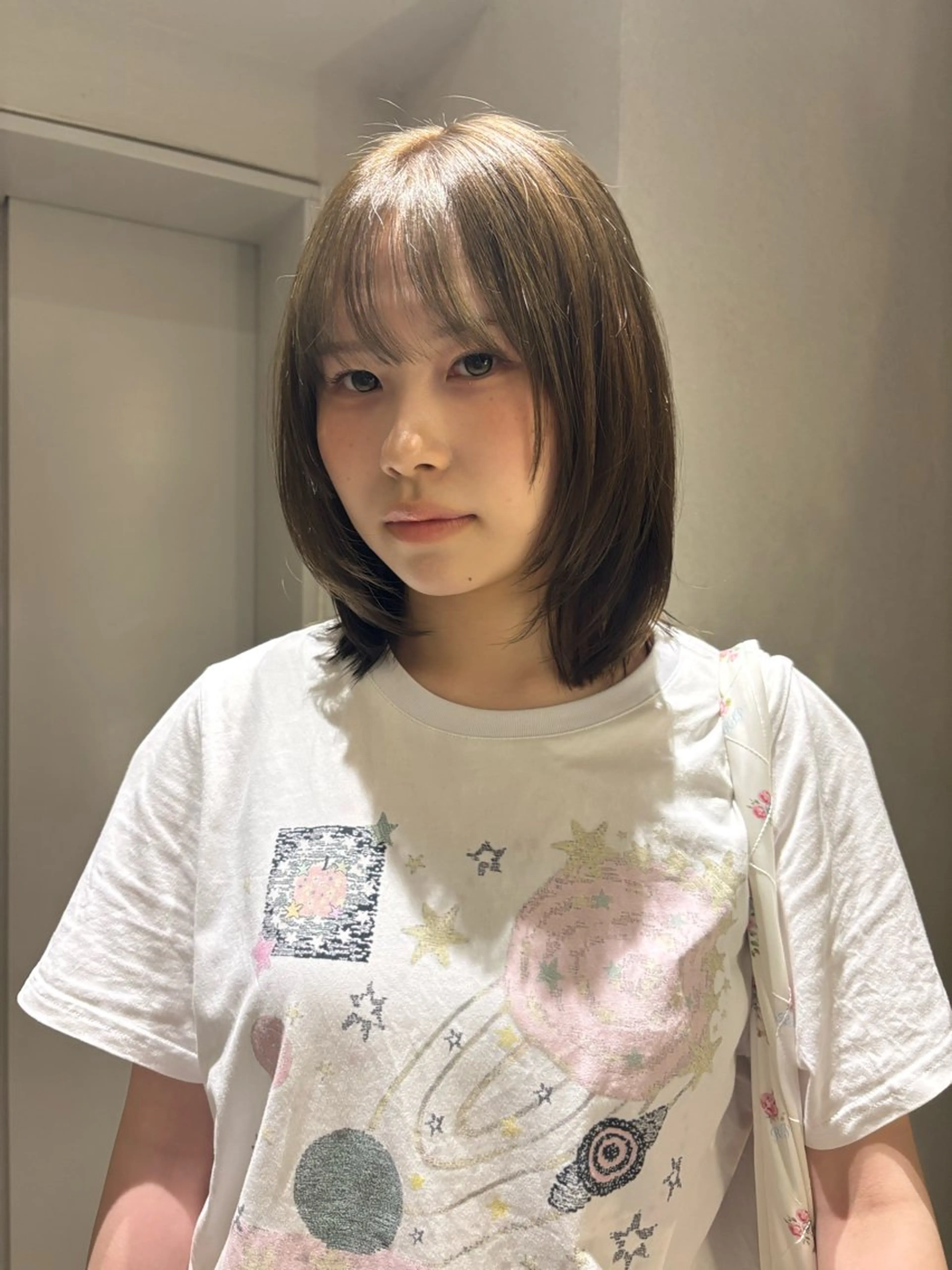 ミディアム カラー ヘアカラー トリートメント ヘアセット レイヤーボブ🎵 ブリーチ/りりのヘアスタイル