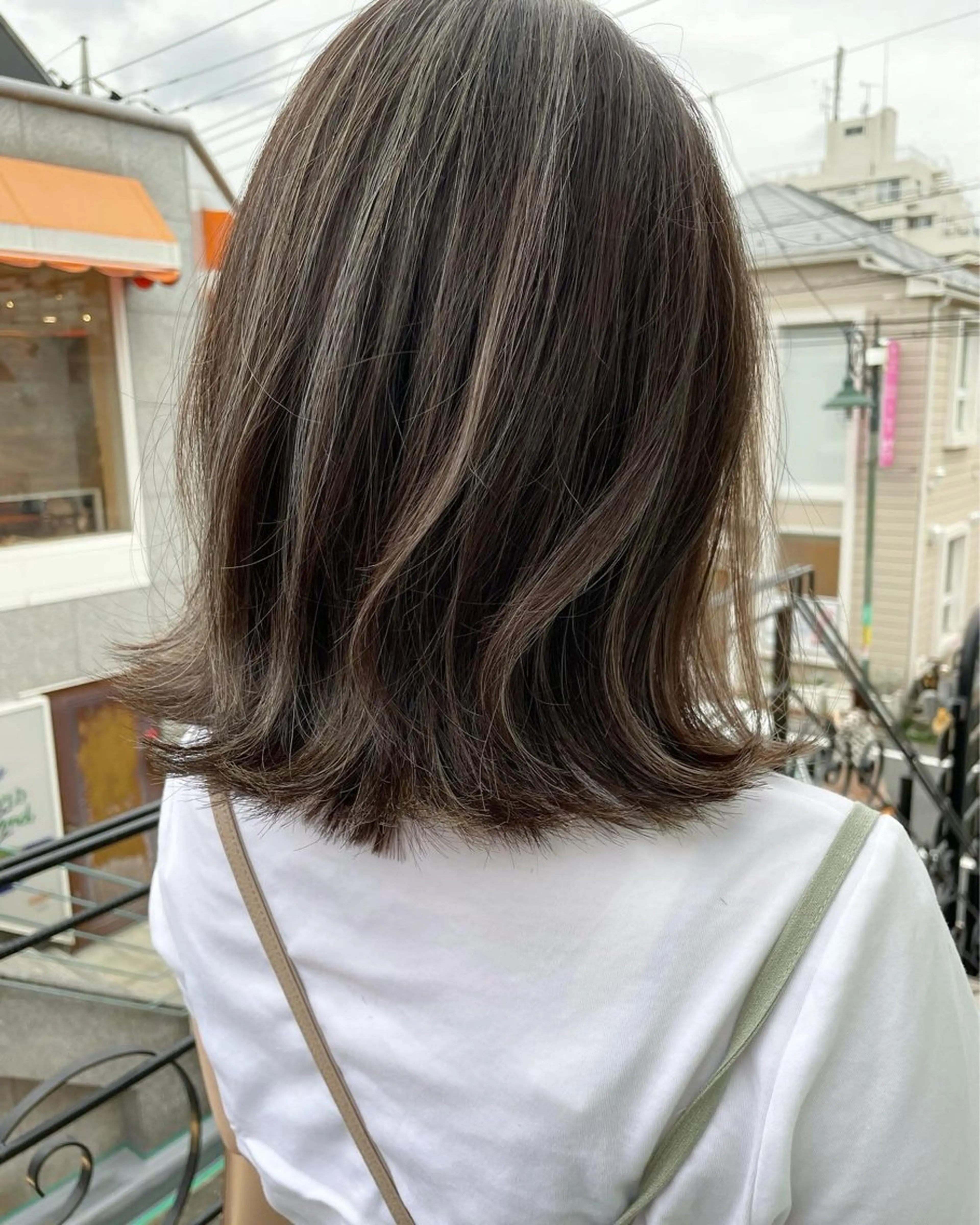 ミディアム カット ヘアカラー トリートメント 平 ちひろのヘアスタイル