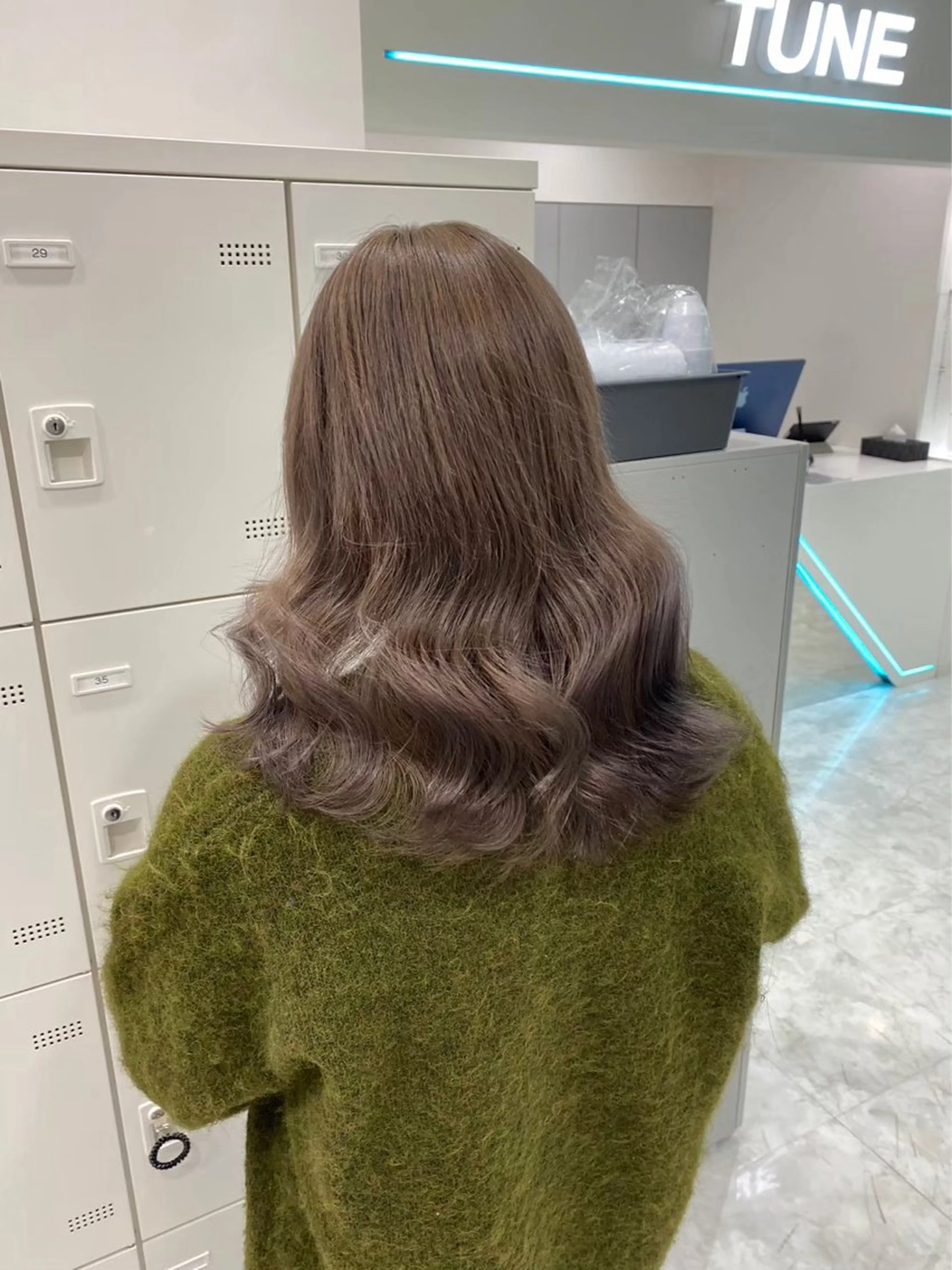 ロング カラー ヘアアレンジ 🫧モテる💗ダメー ジレスハイトーン🫧のヘアスタイル