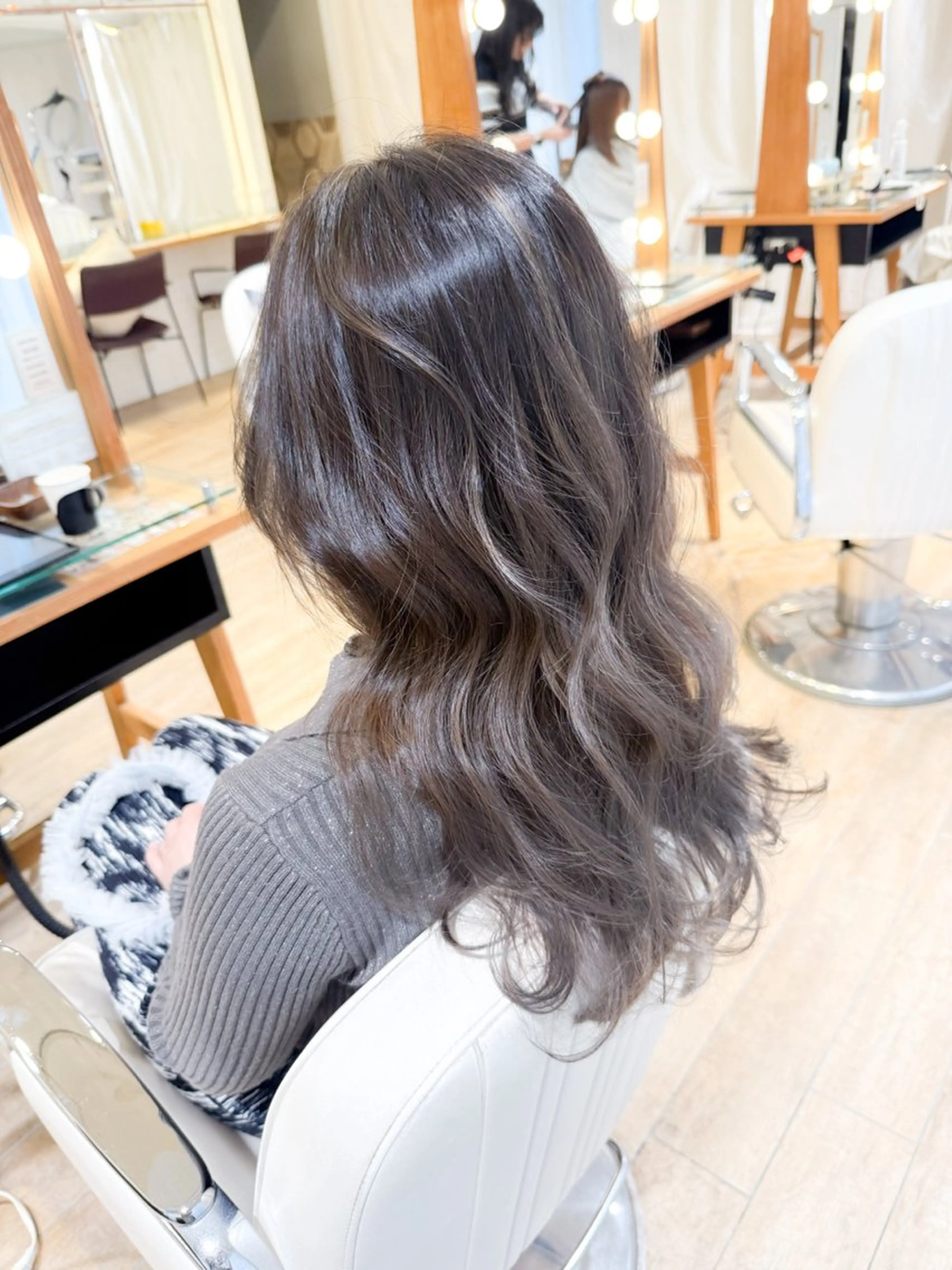 セミロング カラー グラデーションカラー グレージュ ハイライトカラー ハイライト カット ヘアカラー トリートメント ✨カラー支持No.1 🧸ワキ カナコ🧸のヘアスタイル