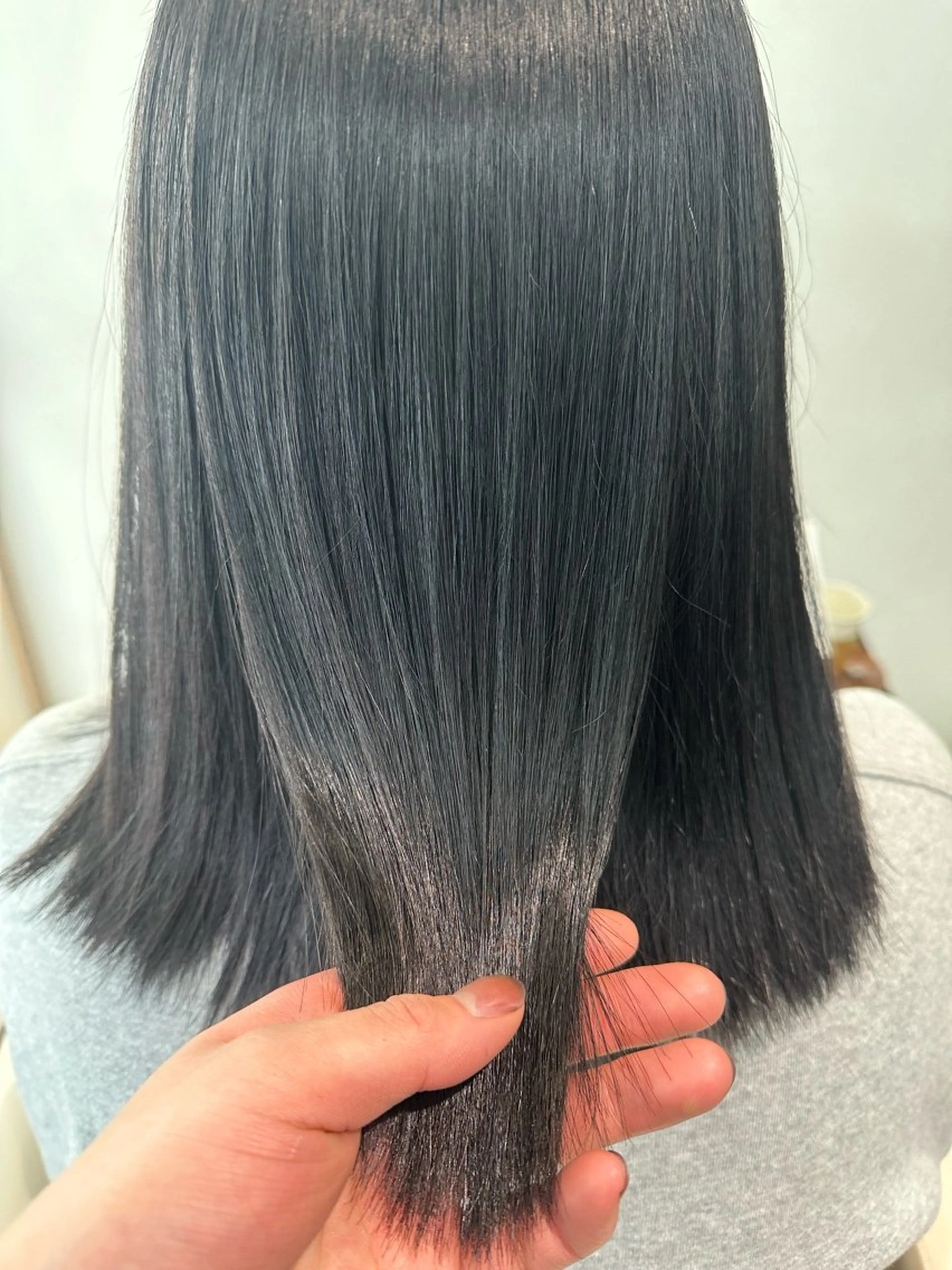 ミディアム カット 縮毛矯正 トリートメント 佐藤 はるとのヘアスタイル