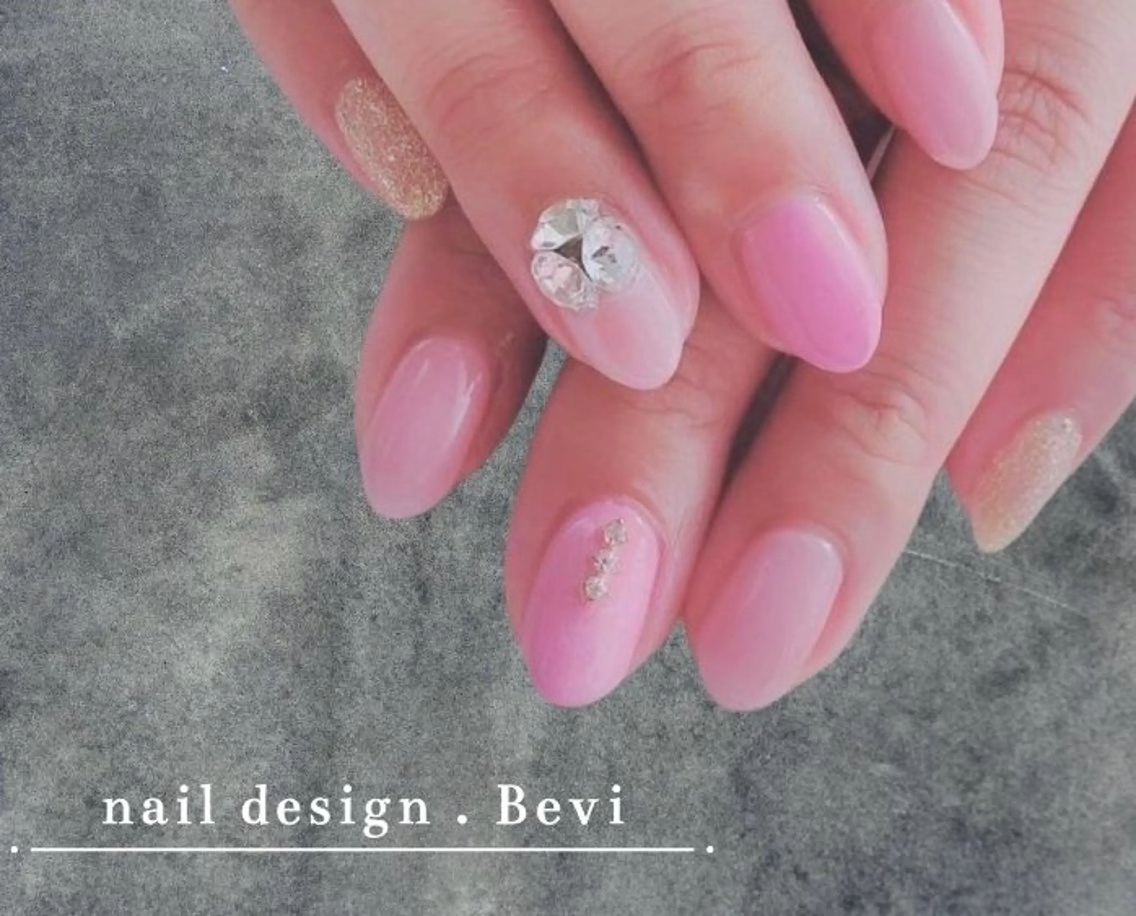 ネイル オーロラネイル クリアネイル フラッシュネイル フラッシュマグ フットネイル ハンドネイル Bevi salonのその他イメージ