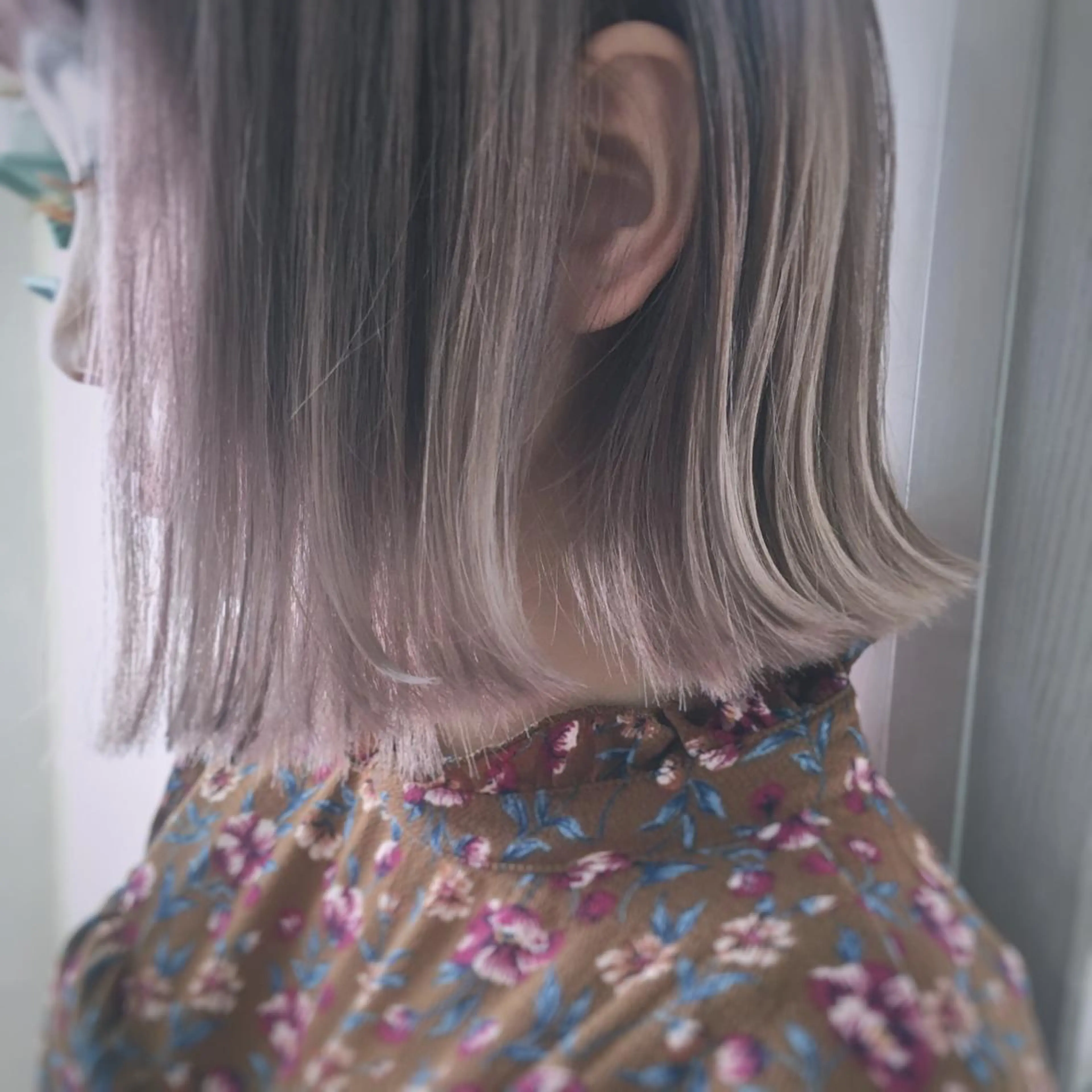 ショート カラー パーマ ヘアアレンジ 推し活専用 【派手髪】飯野ゆかりのヘアスタイル