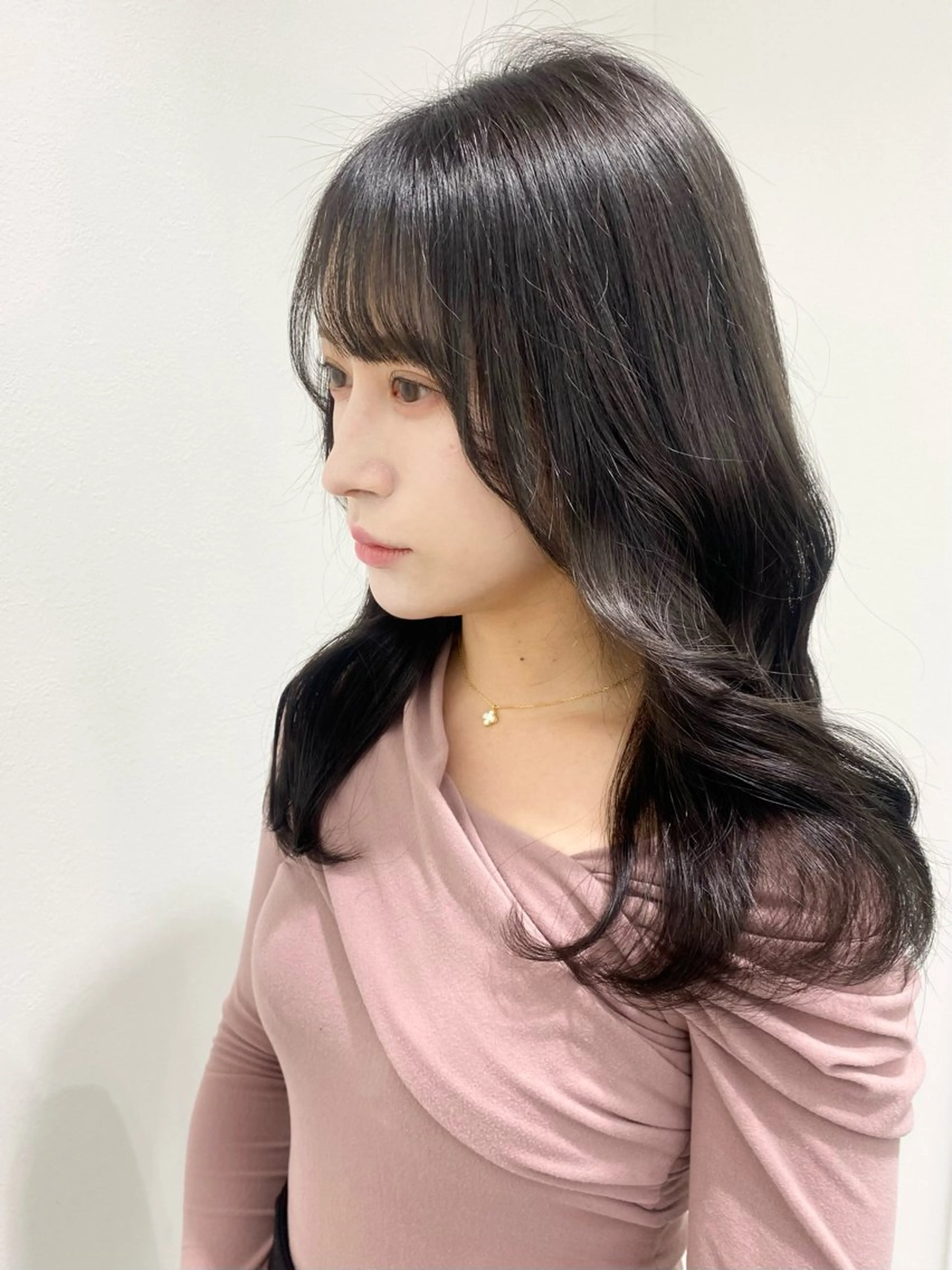 セミロング カラー ラベンダーカラー レイヤーカット カット ヘアカラー トリートメント tomomi /レイヤーカットのヘアスタイル