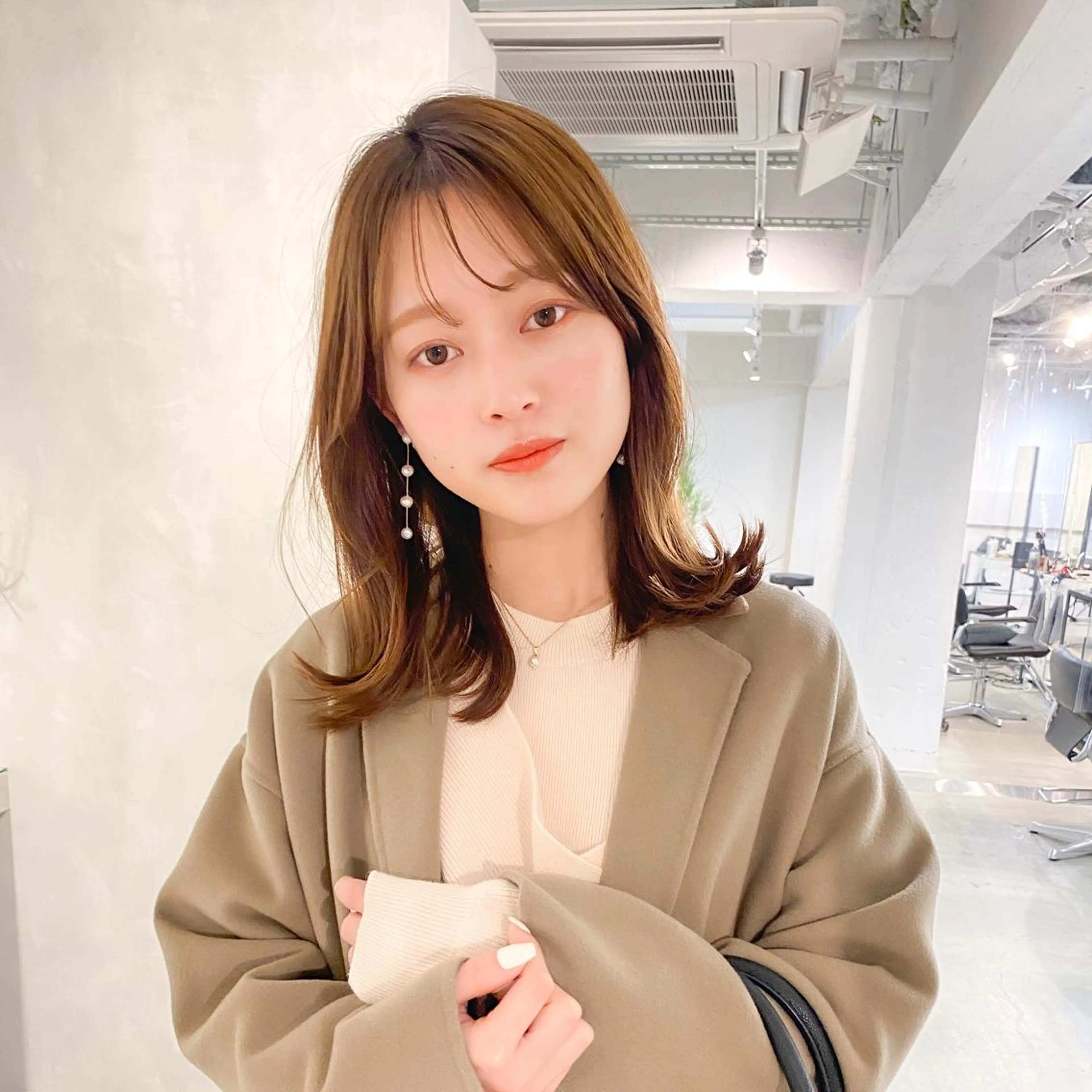 ミディアム カラー パーマ ミディアムパーマ 外ハネヘア カット ヘアカラー パーマ トリートメント レイヤーカットのプロ 大人ヘア宮森貴志のヘアスタイル