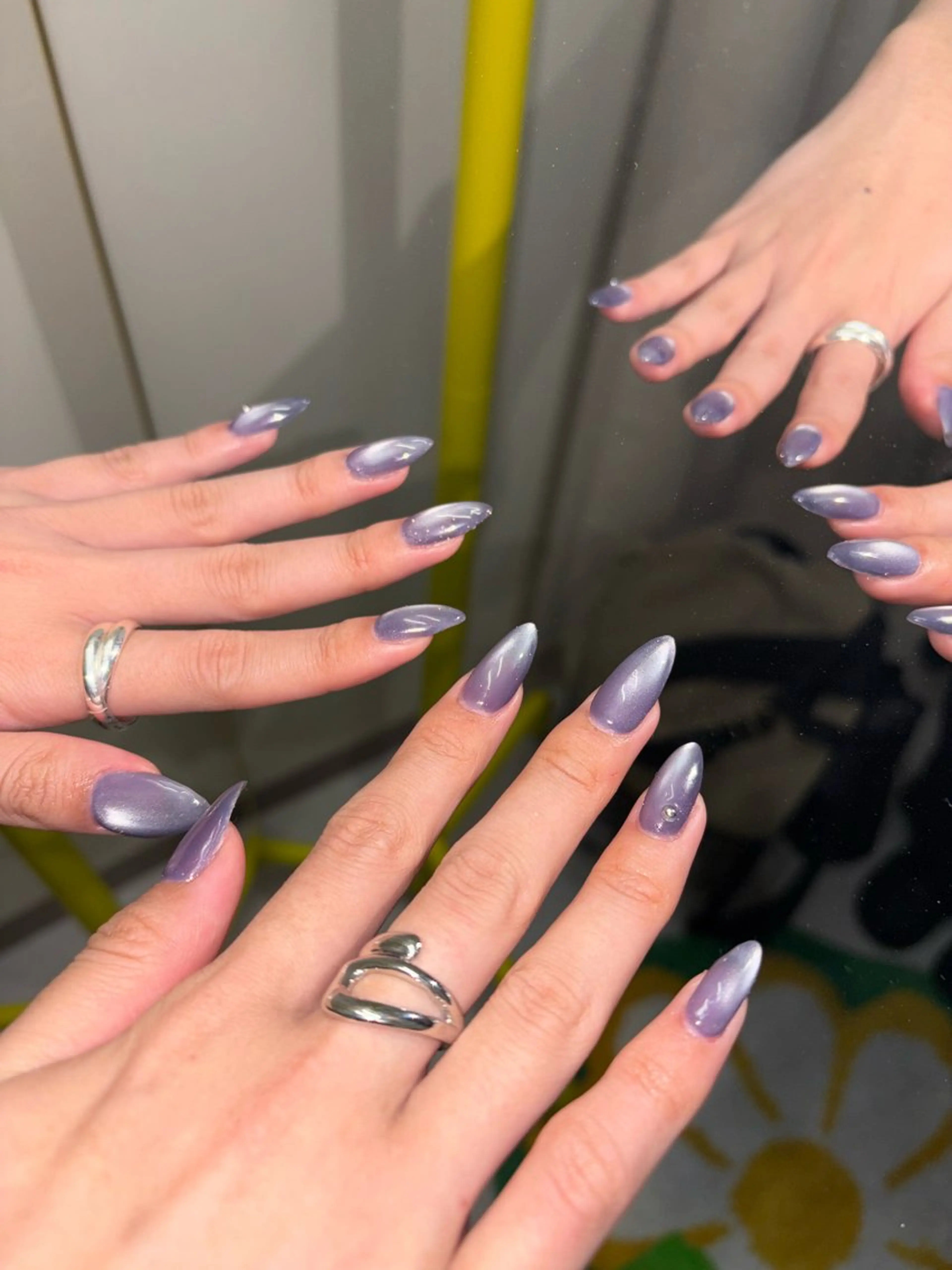 ネイル ブルー マグネットネイル ハンドネイル 33nail✴️栄 スミレ❇️Gel-xのネイルデザイン