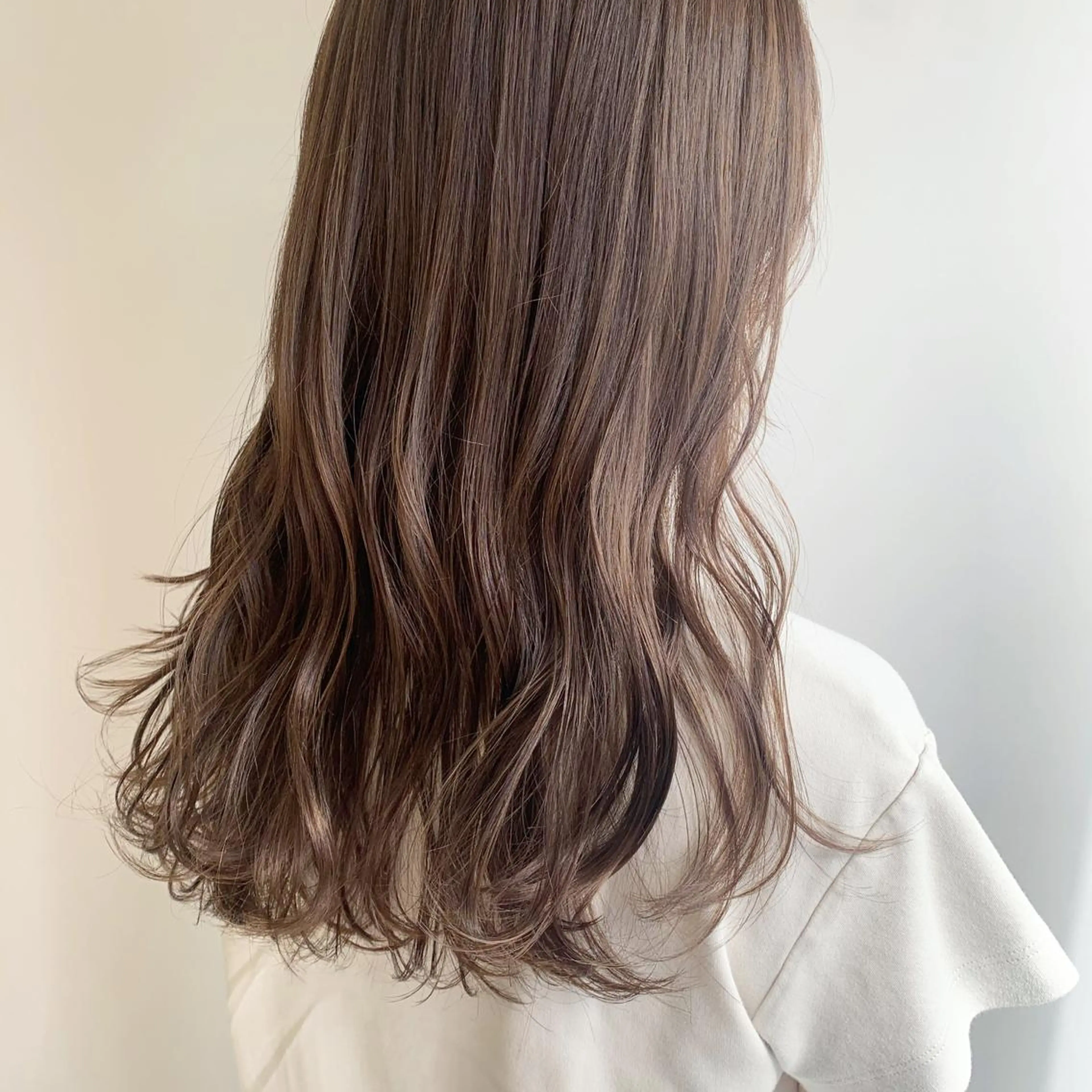 カラー 山口 莉奈のヘアスタイル