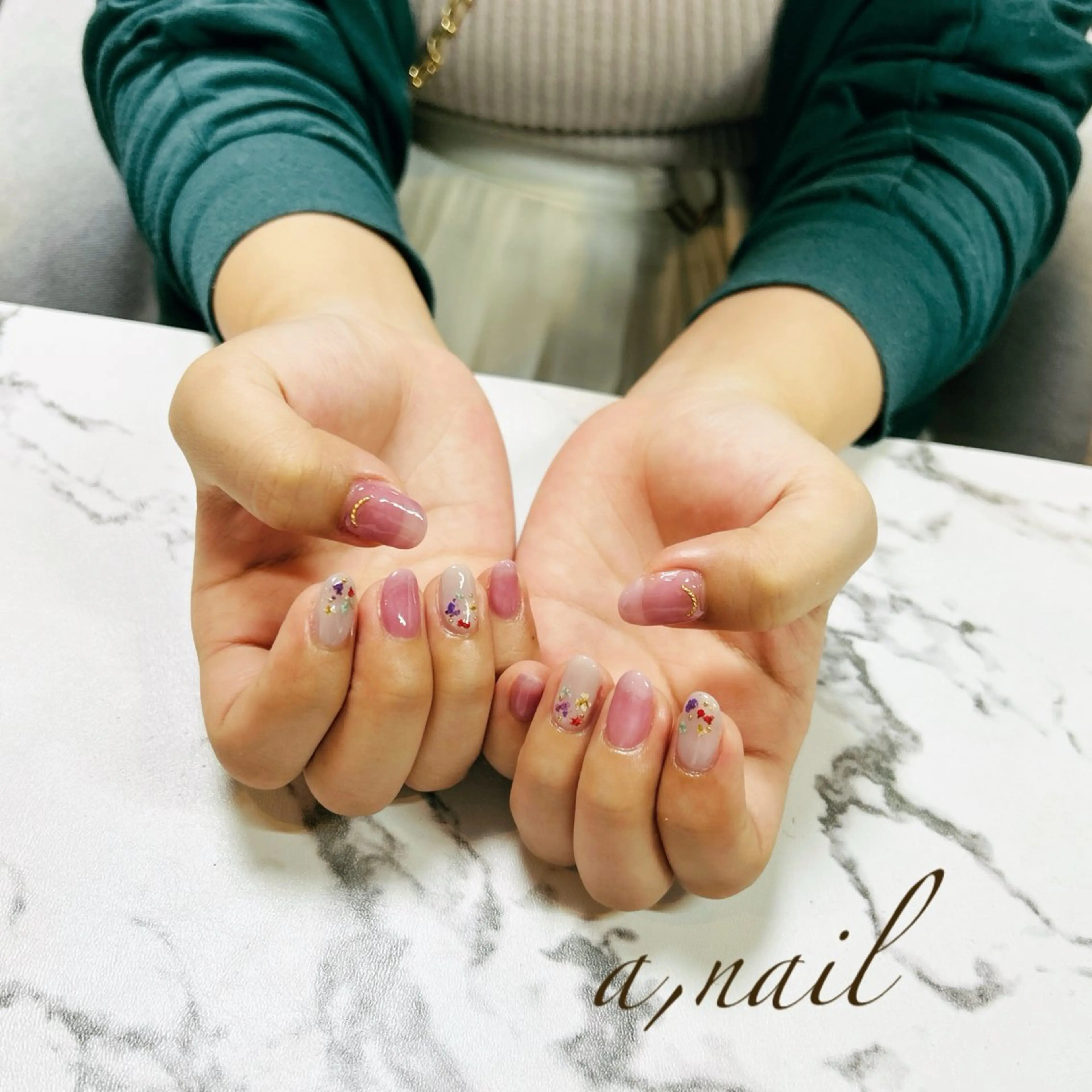 ネイル フラワーネイル オフィスネイル シンプルネイル 春ネイル ハンドネイル ネイルサロン エーネイルのネイルデザイン