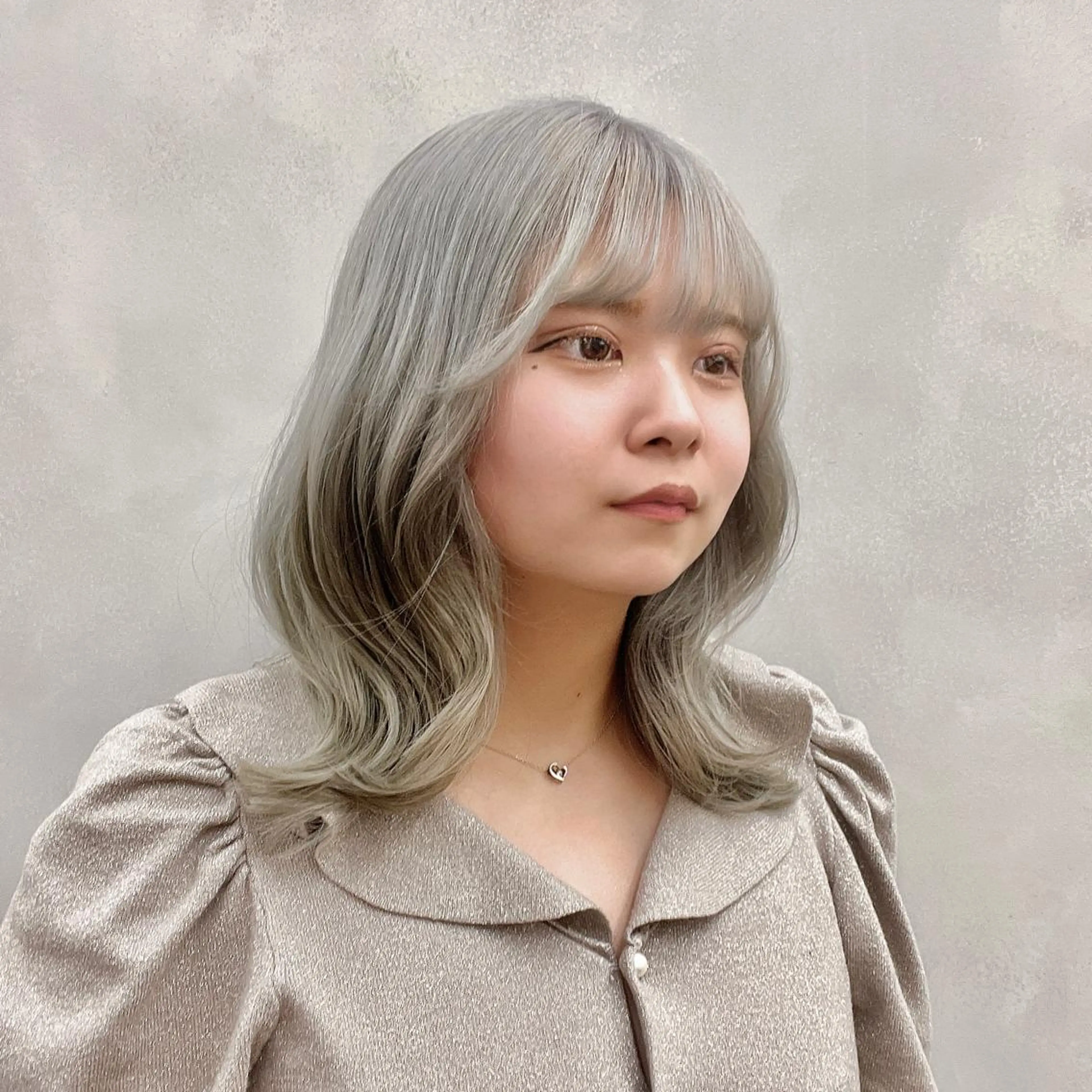 セミロング カラー 髪質改善⌇﻿透明感 カラー⌇﻿川上葵のヘアスタイル