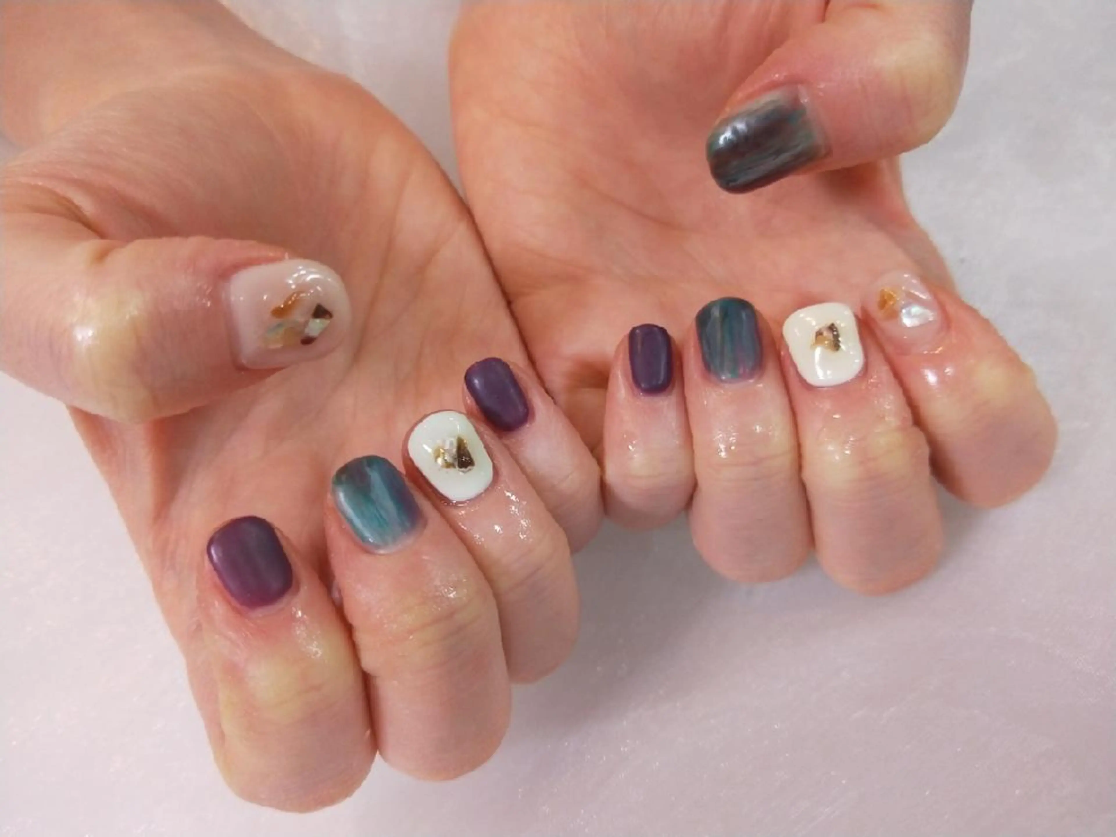 ネイル ハンドネイル ハンドケア R'well所属・はばすみれ🎀ﾈｲﾙ 光ﾌｪｲｼｬﾙ ﾍｱのネイルデザイン