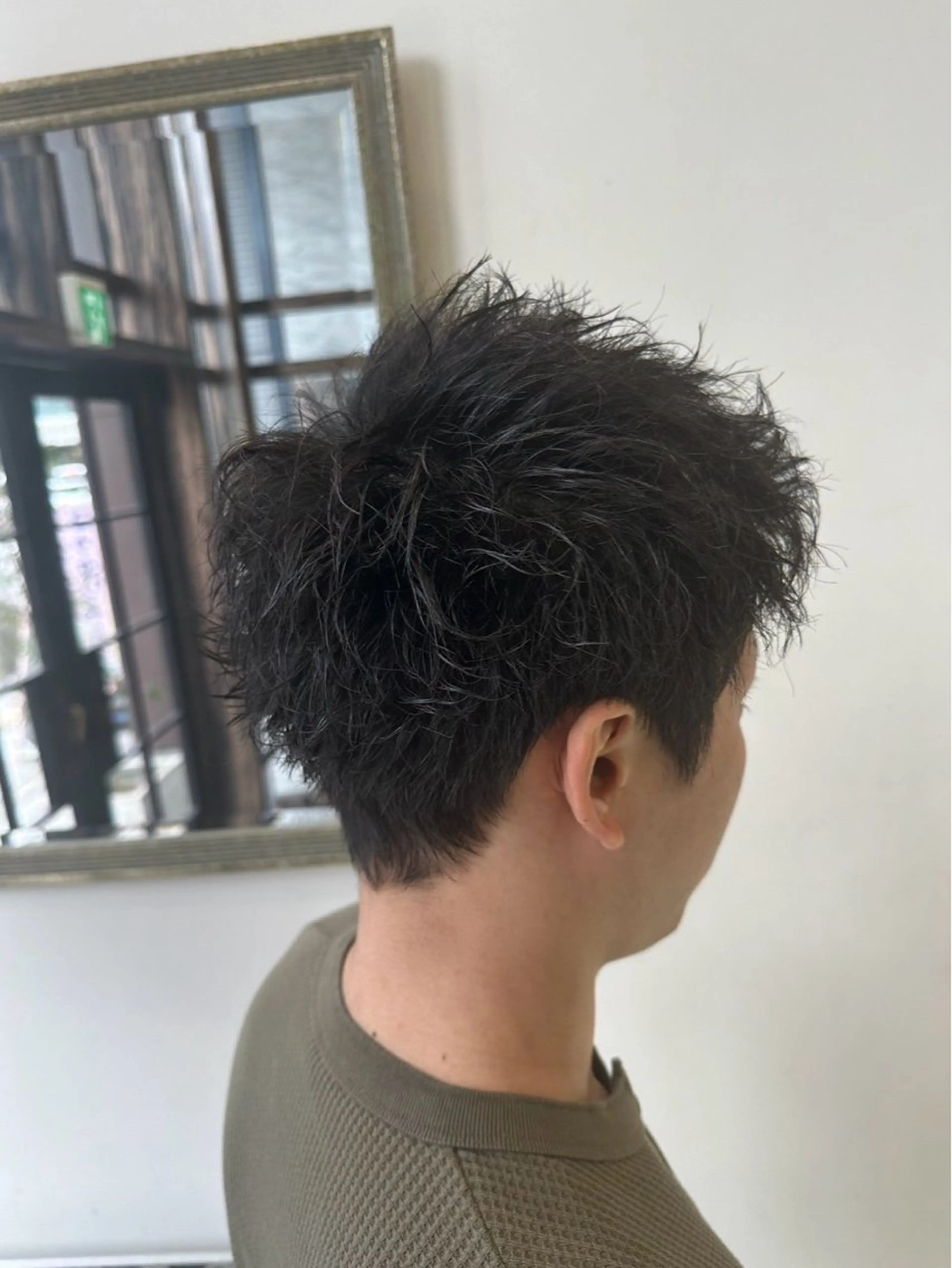 ショート パーマ ショートヘア スパイラルパーマ 岡田 拓真のヘアスタイル