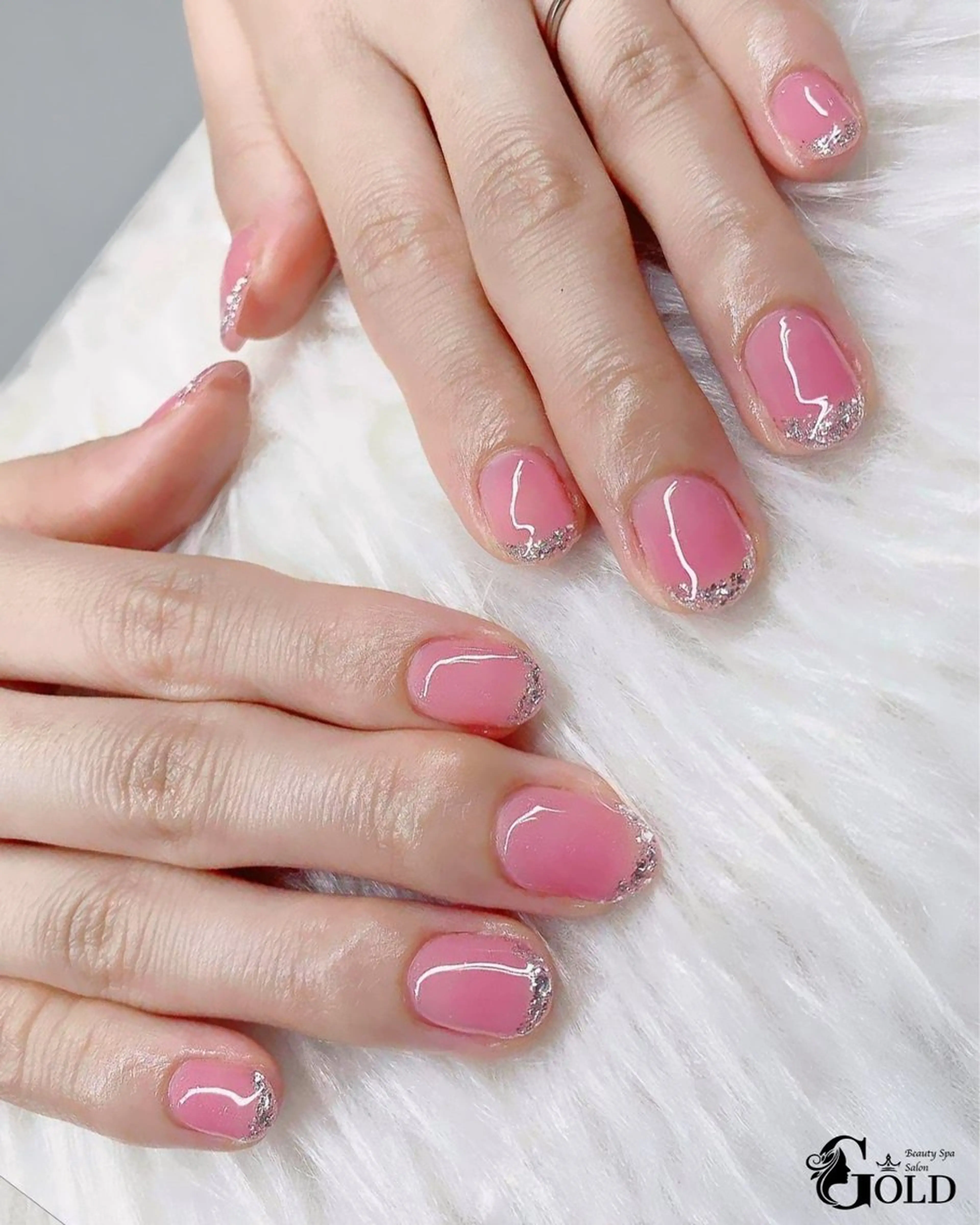 ネイル オフィスネイル ハンドネイル salon GOLD チュックのネイルデザイン