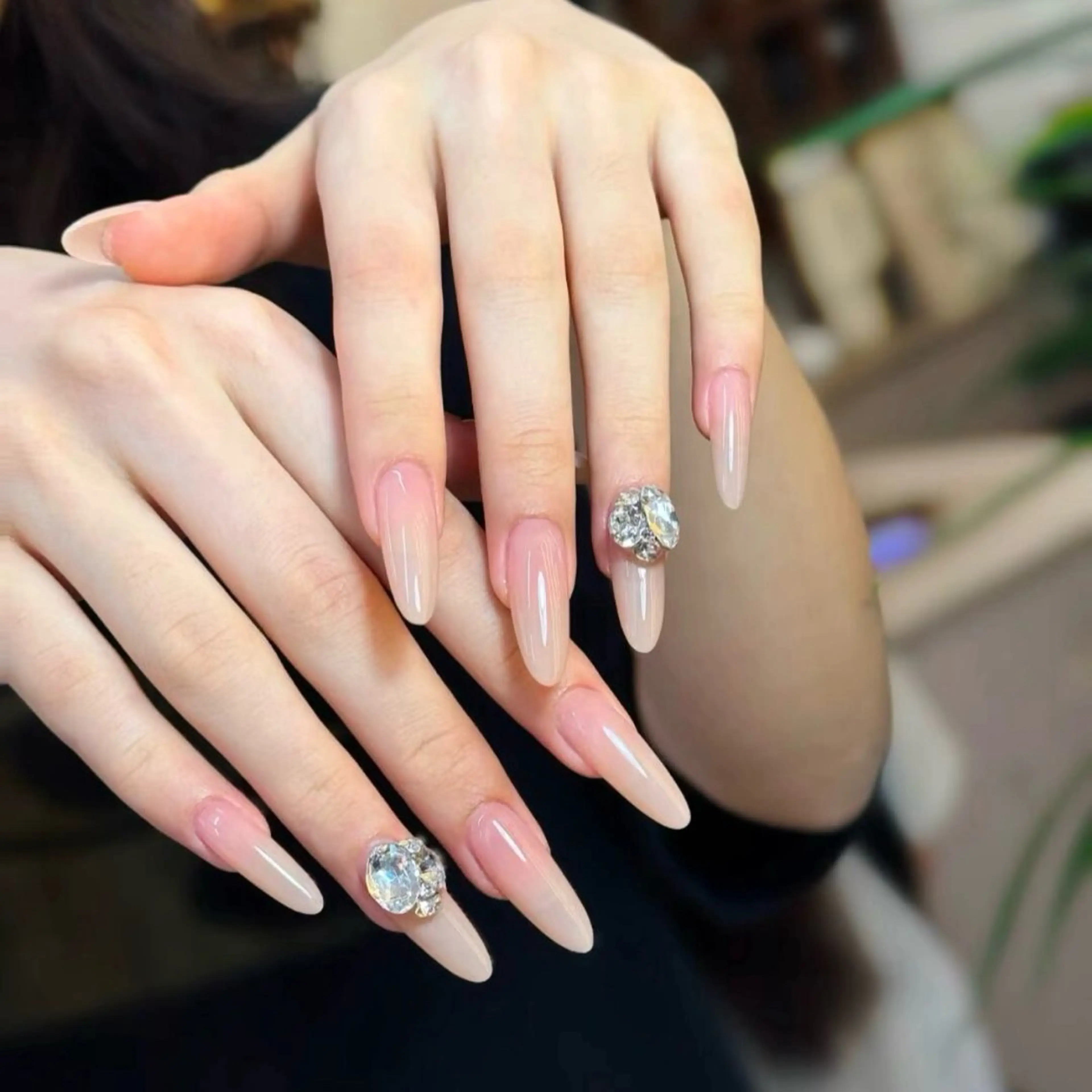 🎀「チップスカルプ」ワンカラー/ラメグラ+ 2個パーツの写真