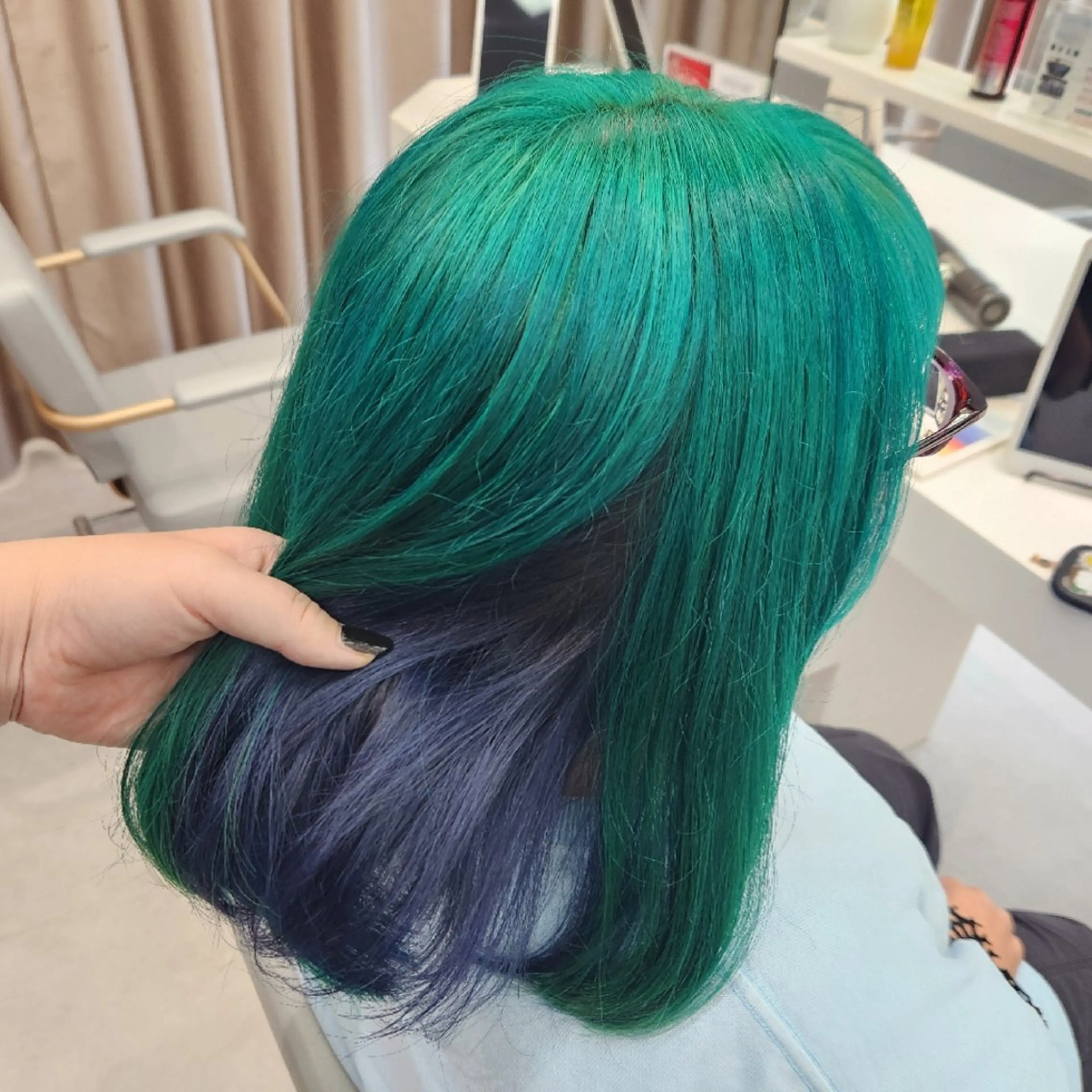 ミディアム カラー 推しアニメカラー🌈 ツヤ透明感カラー🦄のヘアスタイル