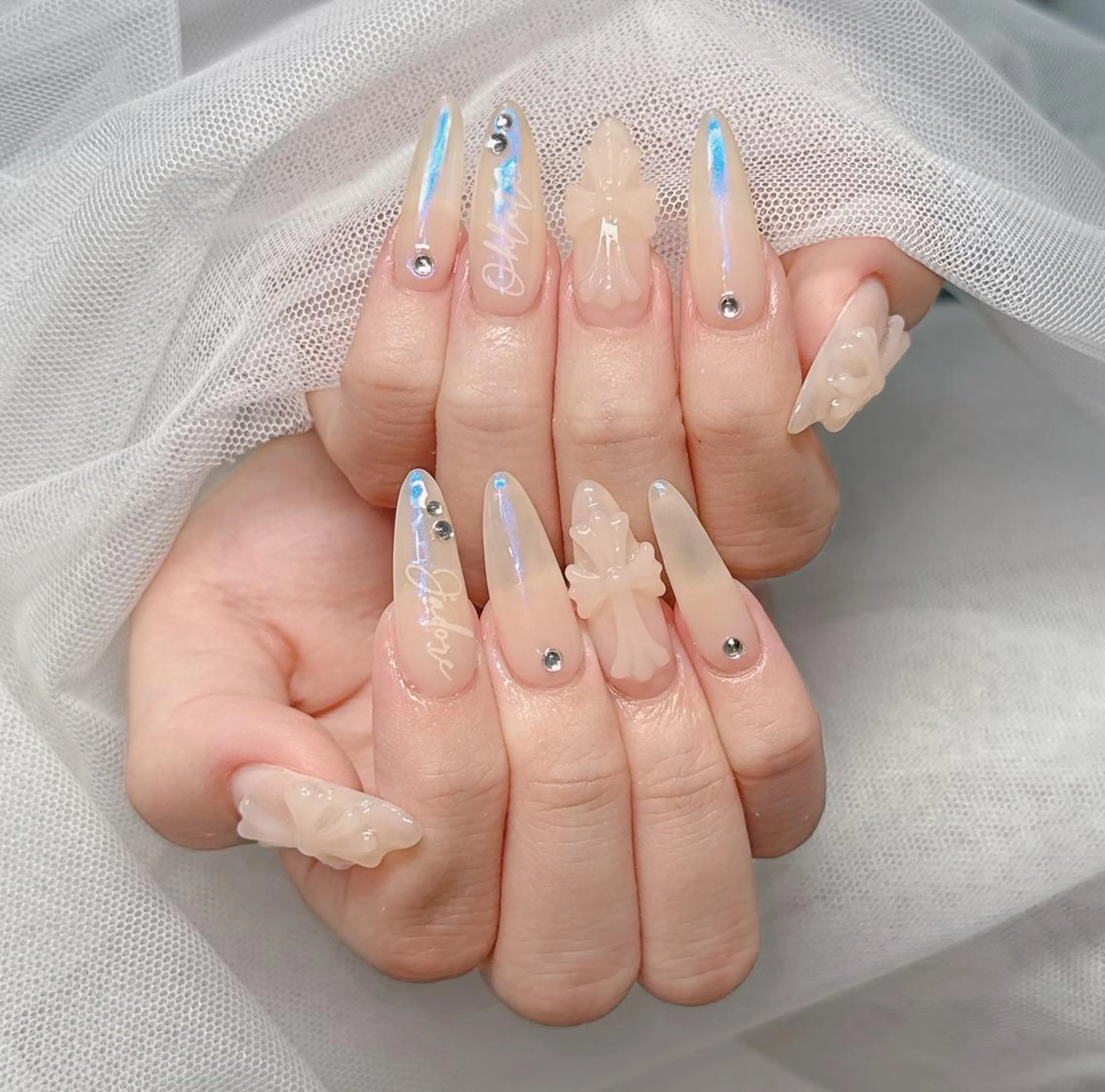 ロング カラー ベージュカラー グラデーションカラー ピンクカラー 韓国風ヘア ハンドネイル Bling Salonのネイルデザイン