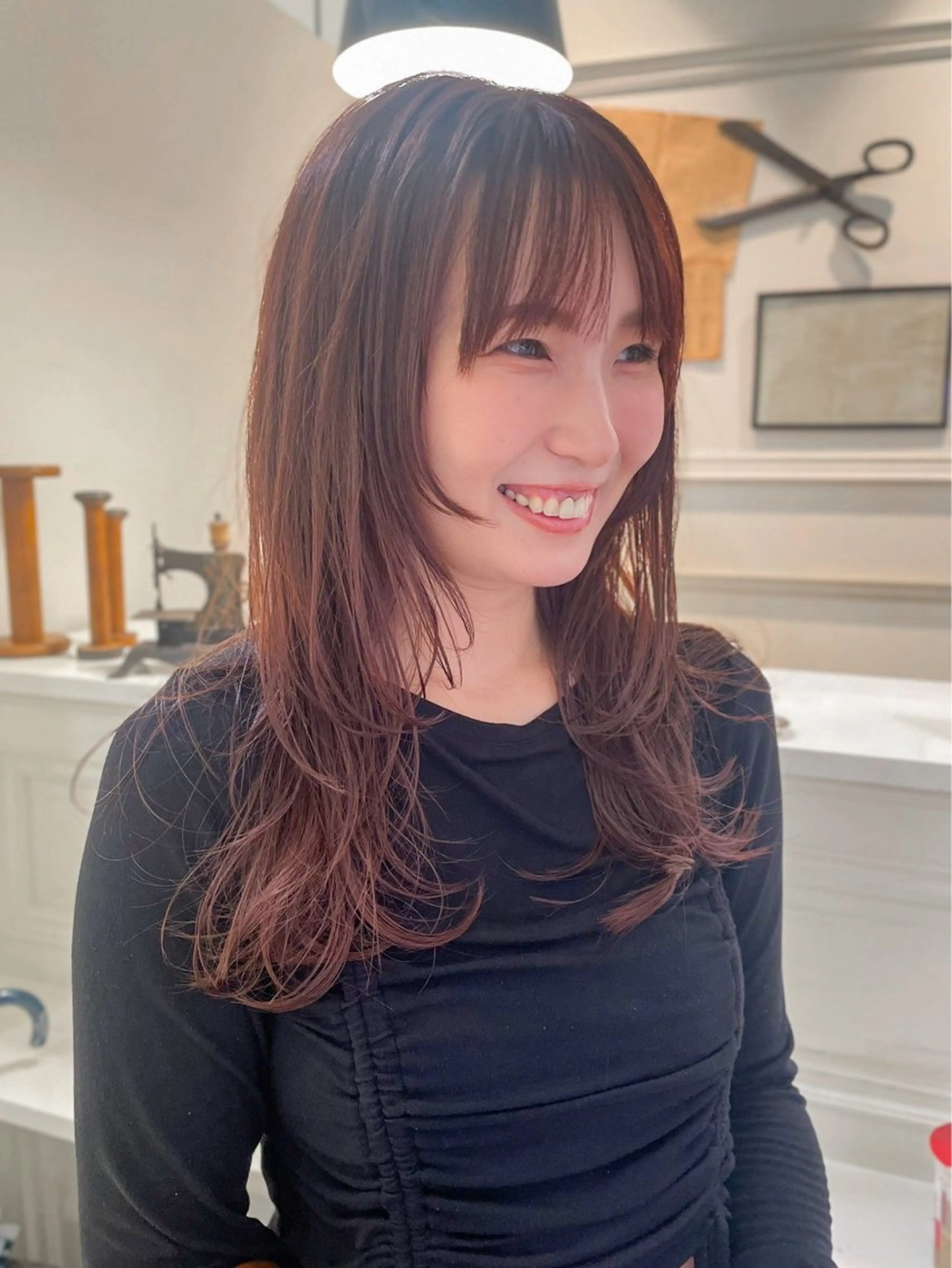 セミロング ヘアカラー ✨艶髪／透明感カラー ミユ💜のヘアスタイル