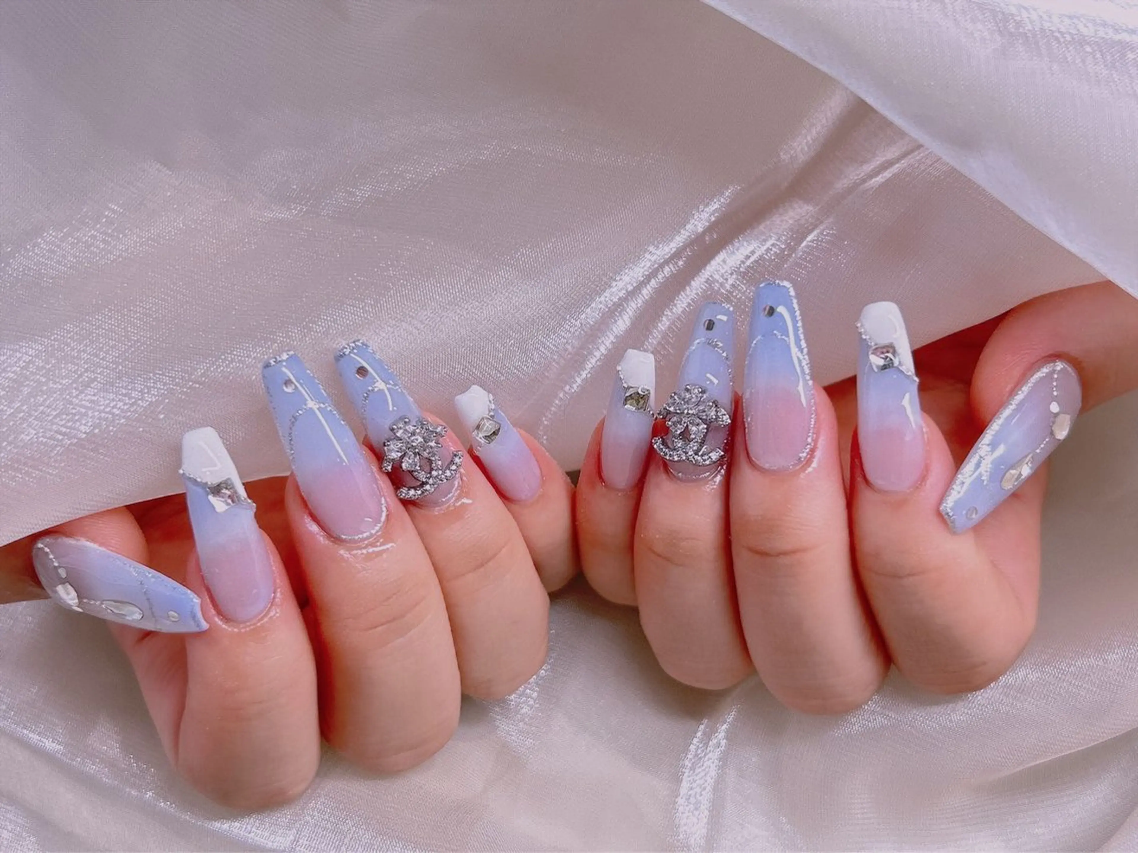 ネイル 美爪パラジェル導入店 Sunnilyのネイルデザイン