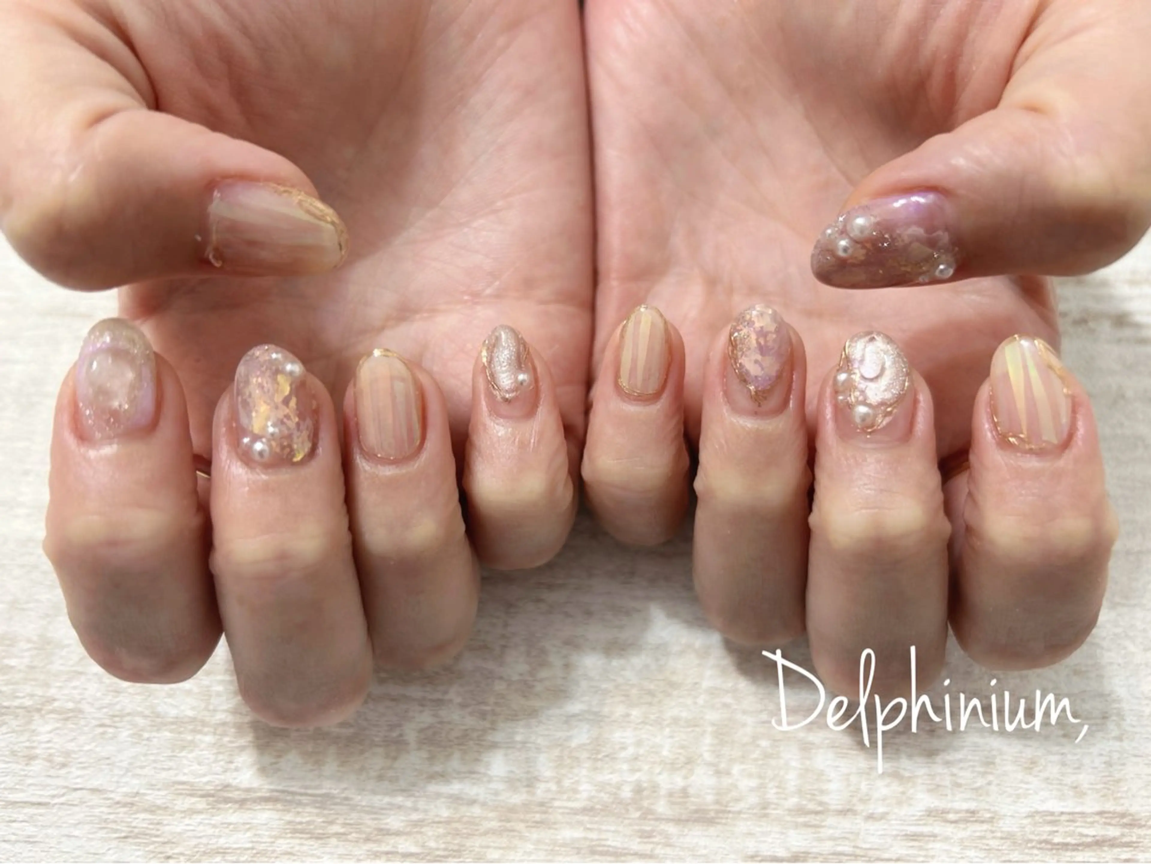 ネイル ジェルネイル キラキラネイル ニュアンスネイル パラジェル ハンドネイル 岡本 友恵のネイルデザイン