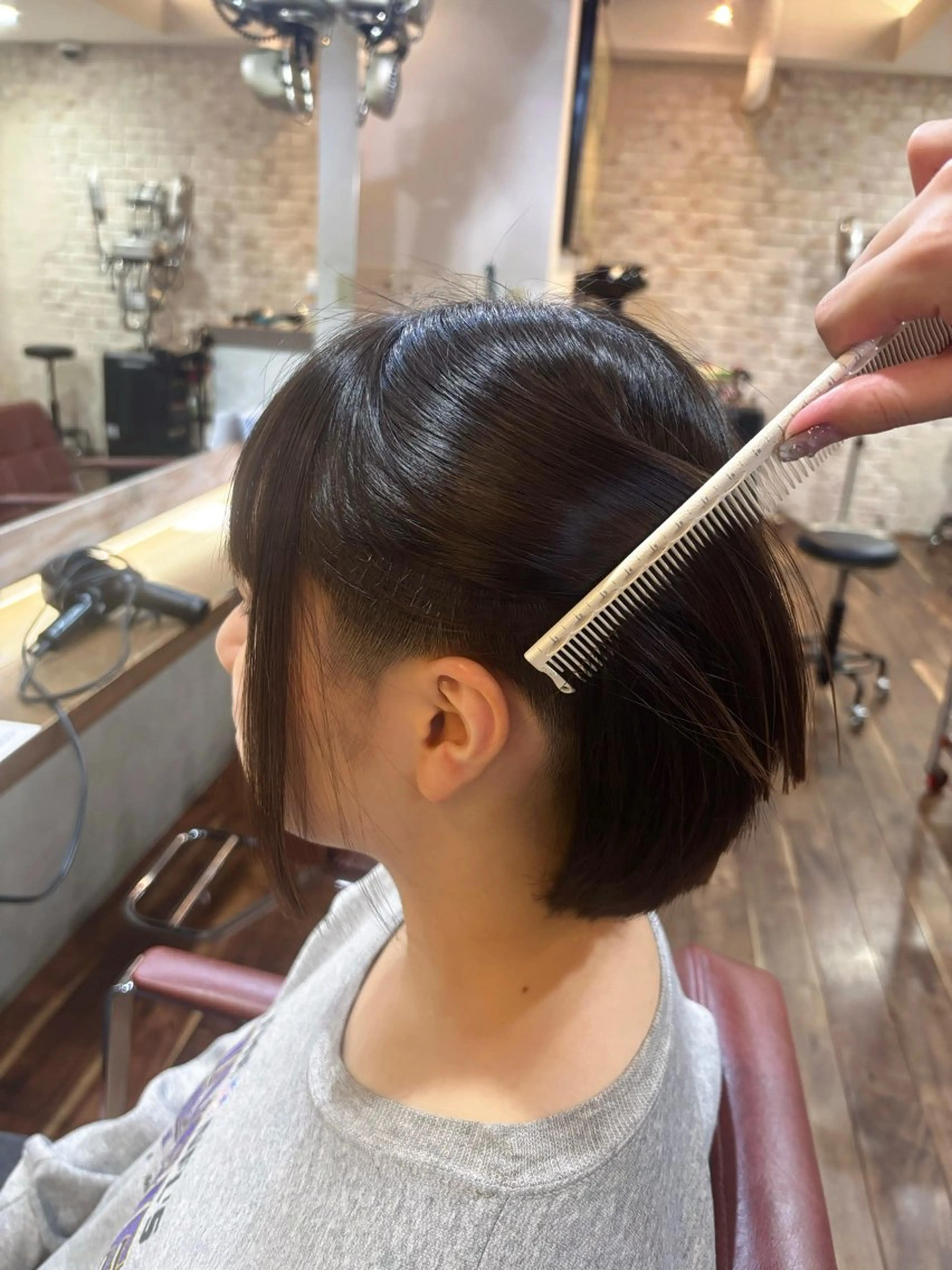 ショート ボブ レイヤー/ハッシュカ ット/顔周り/フウカのヘアスタイル