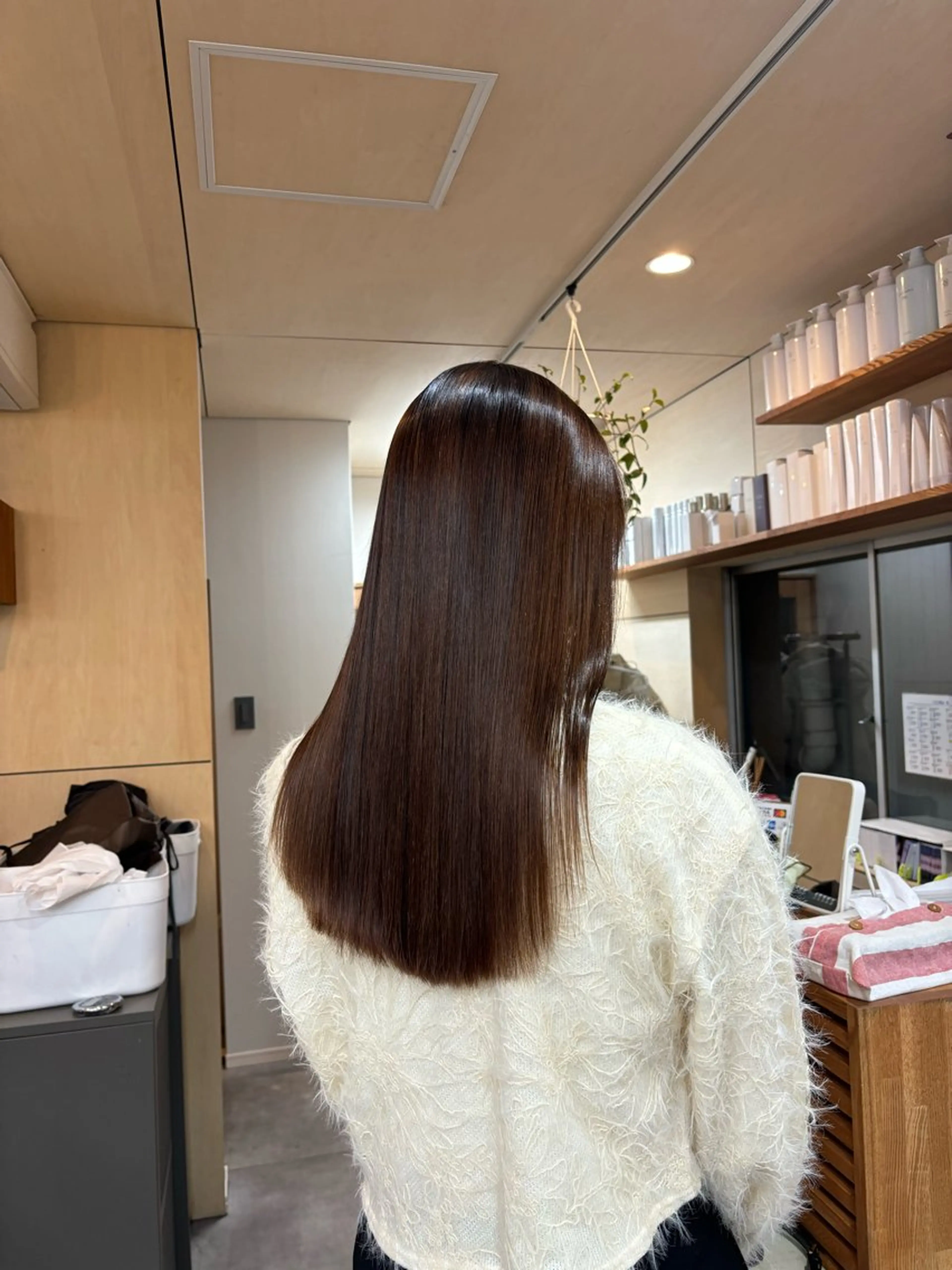 セミロング 縮毛矯正 桂 奈穂のヘアスタイル