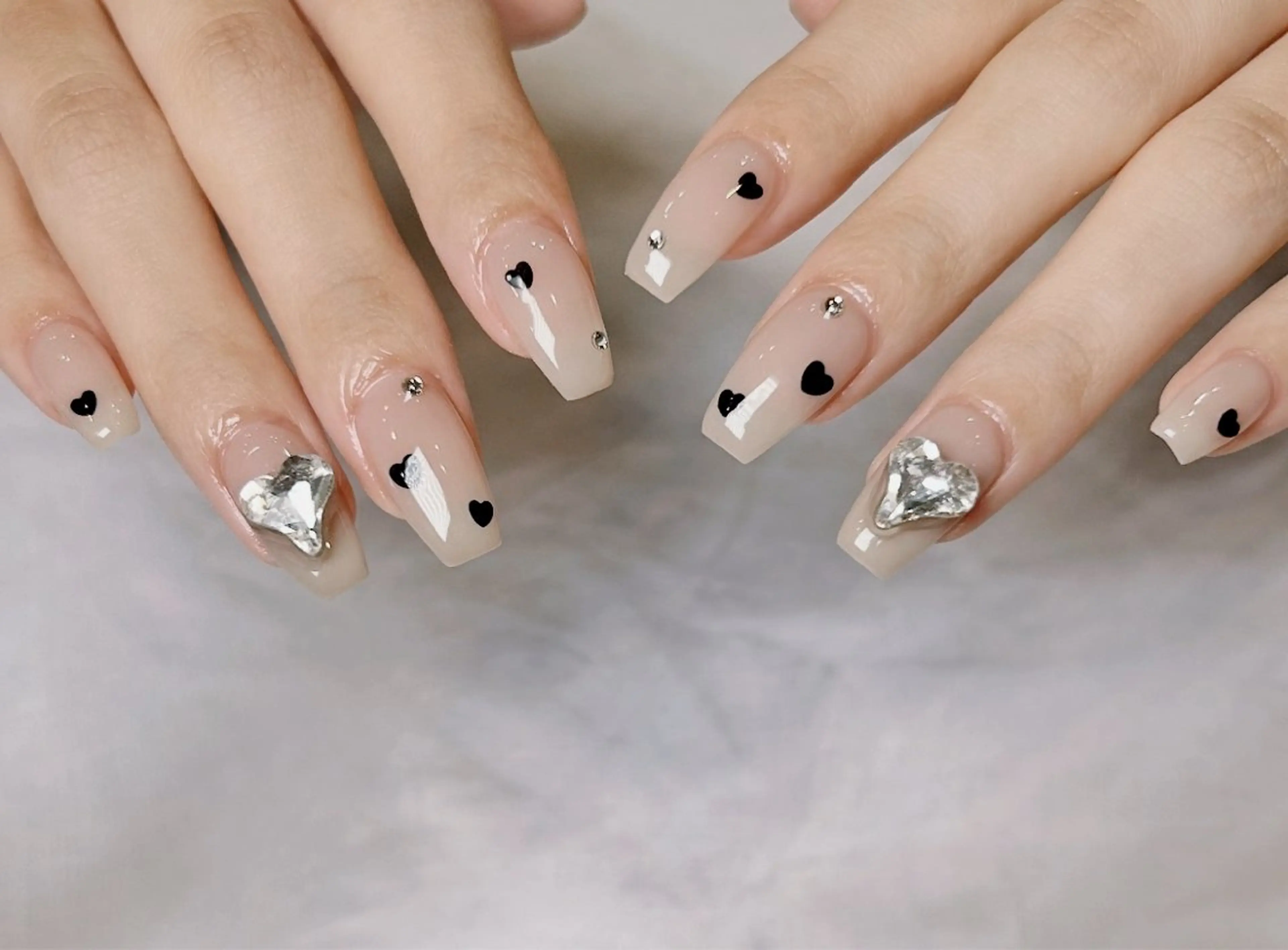 ネイル ガーリー キラキラネイル 韓国ネイル 持ち込み ハンドネイル siiセンター北 YURIのネイルデザイン