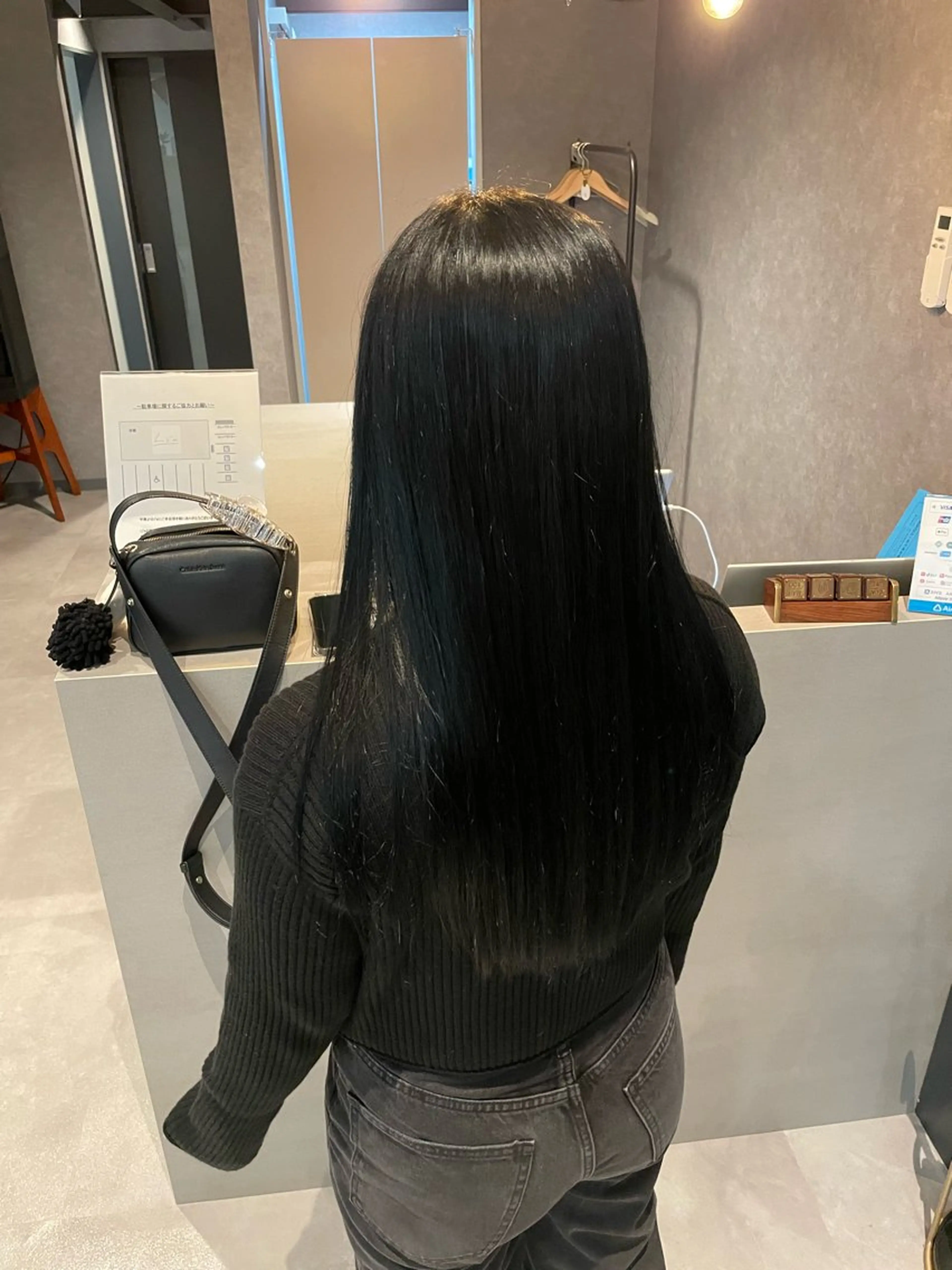 ロング カラー 黒髪 ブルーカラー ブルーブラック カット ヘアカラー ayaka |トレンドヘアのヘアスタイル