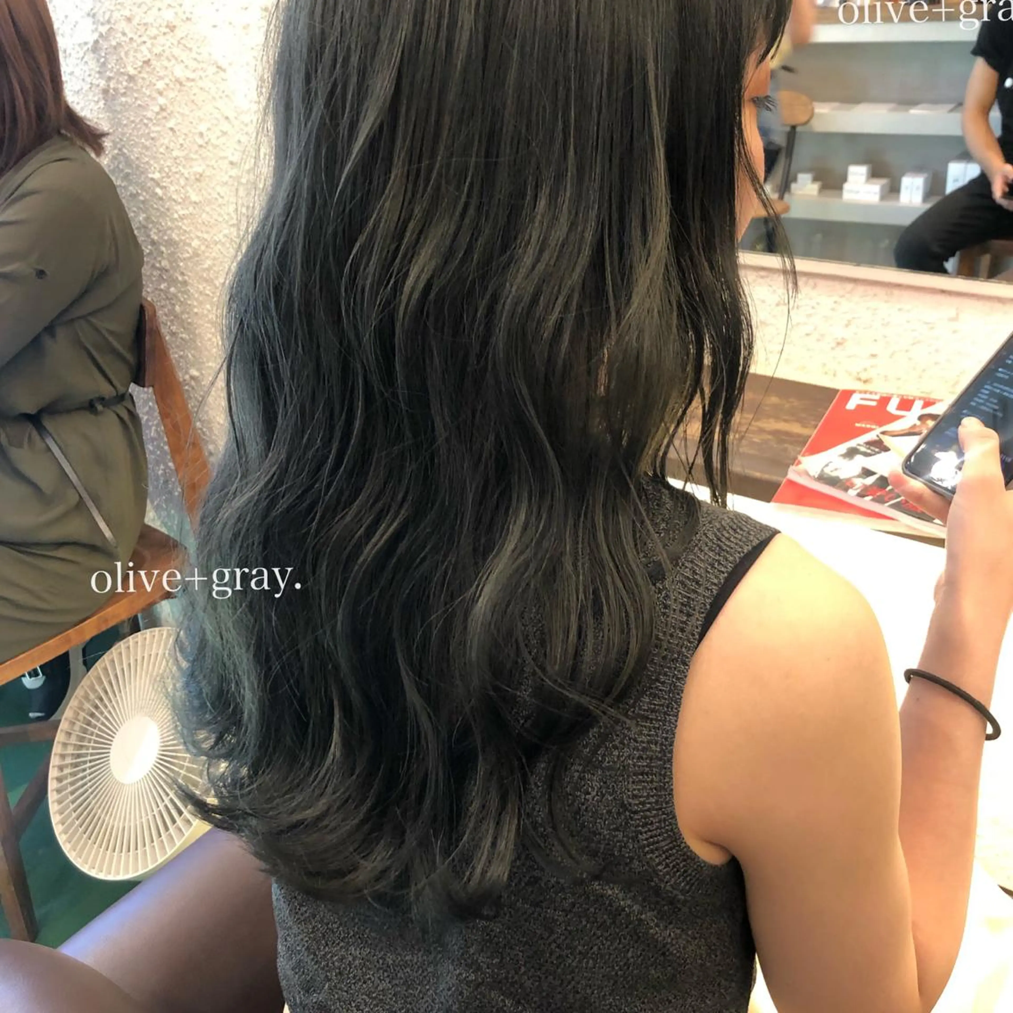 ロング カラー ブリーチ オリーブカラー ボブ/ミディアム RIONAのヘアスタイル