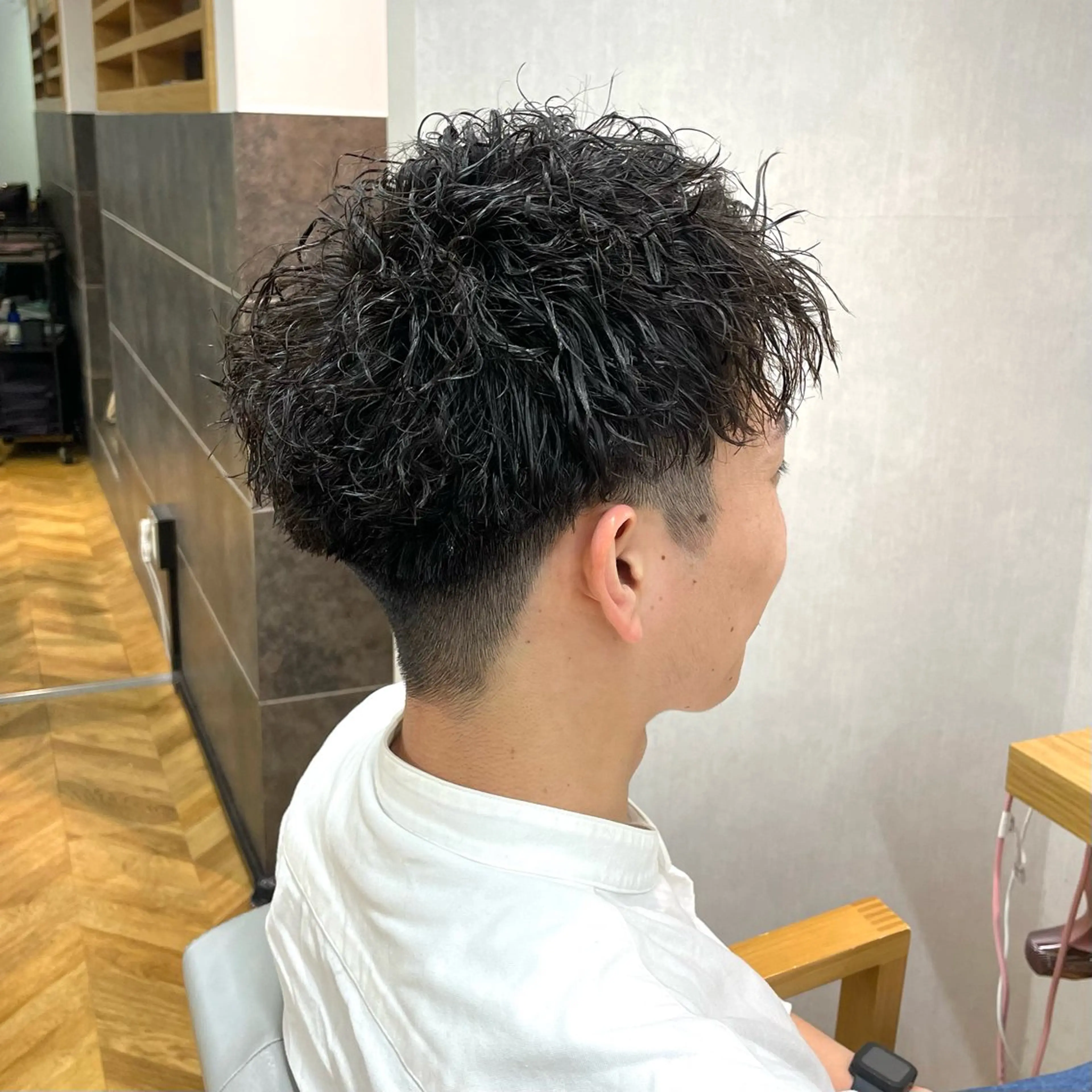 メンズ メンズパーマ メンズツイストパーマ ツイストパーマ 為近日向子🐥暖色 💘顔周りカット🌈のヘアスタイル