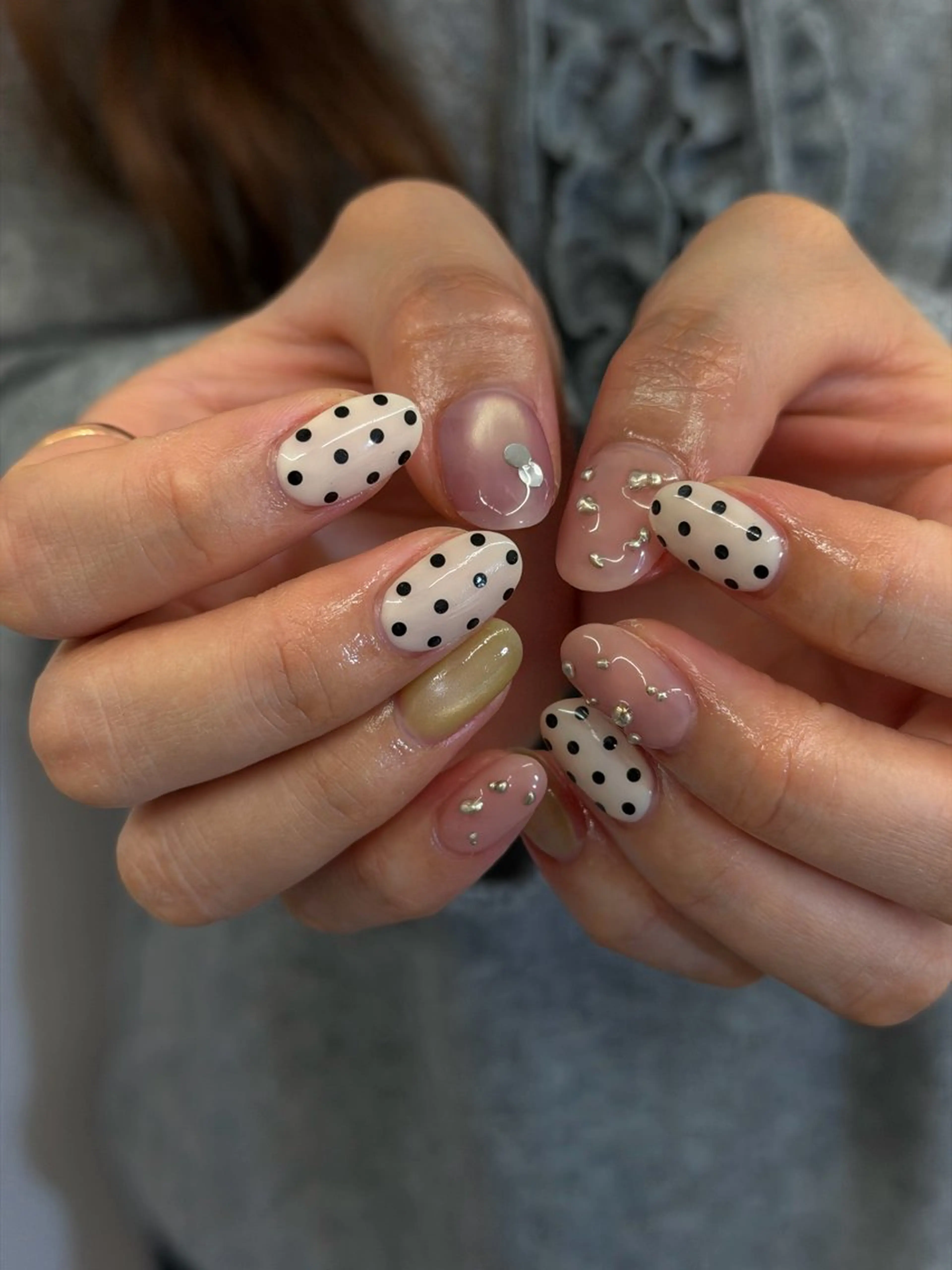 ネイル ドット ジェルネイル グリーン マグネットネイル ニュアンスネイル ハンドネイル ハンドケア Bana_ Nailのネイルデザイン