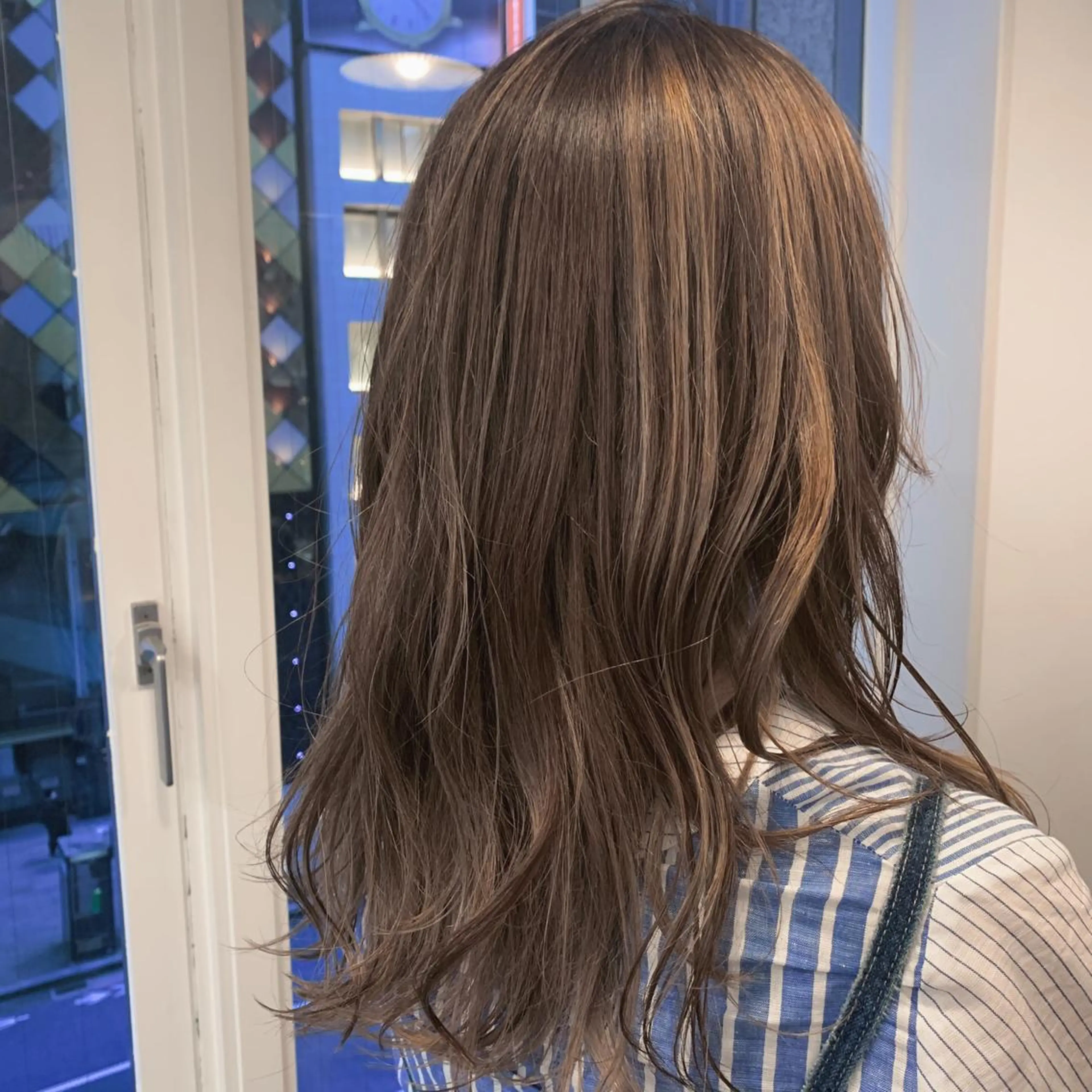 ロング カラー WISTERIA KAORUのヘアスタイル