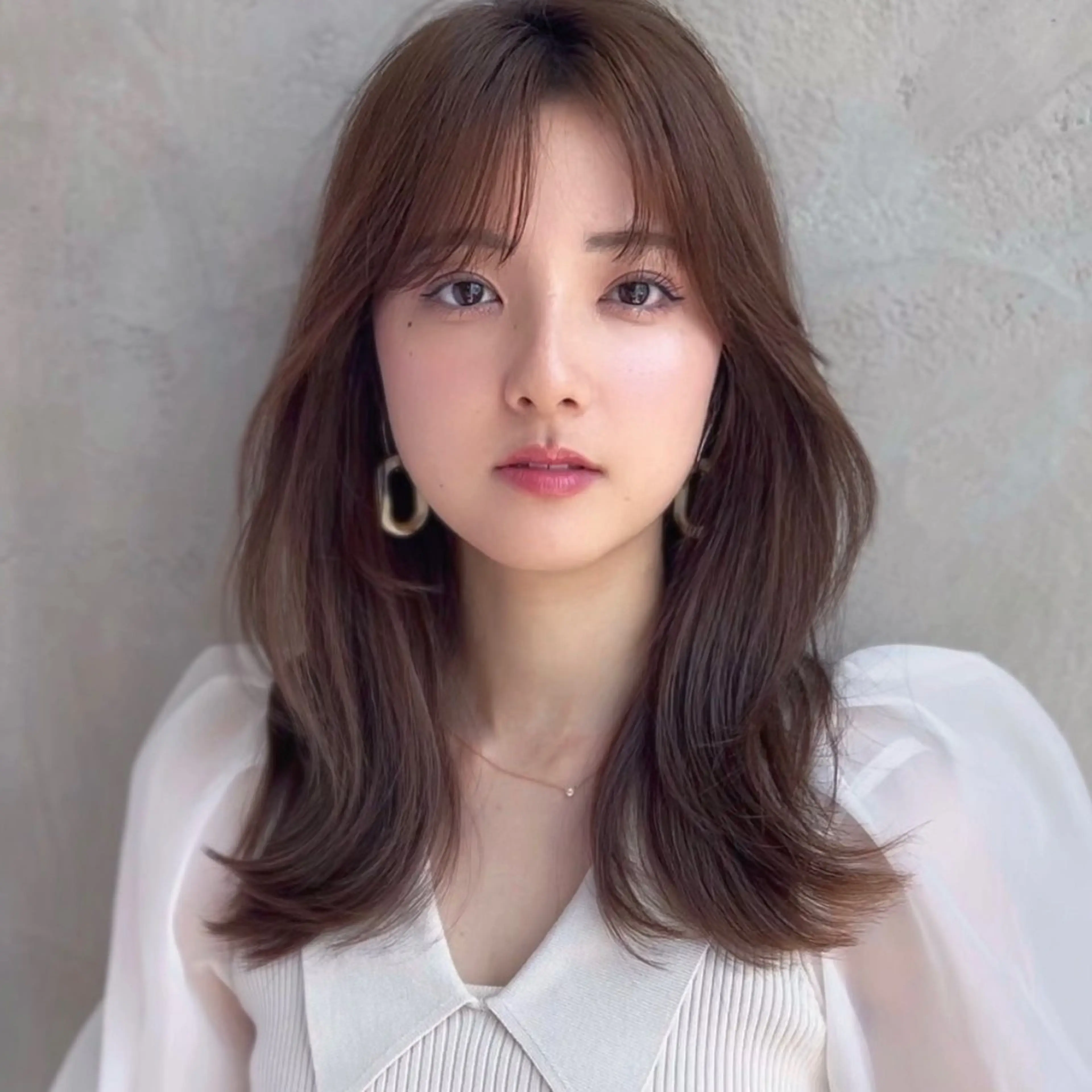 ミディアム カラー ヘアアレンジ くびれヘア レイヤーカット 日本一の小顔カット/ ボブ/顔周り/韓国のヘアスタイル