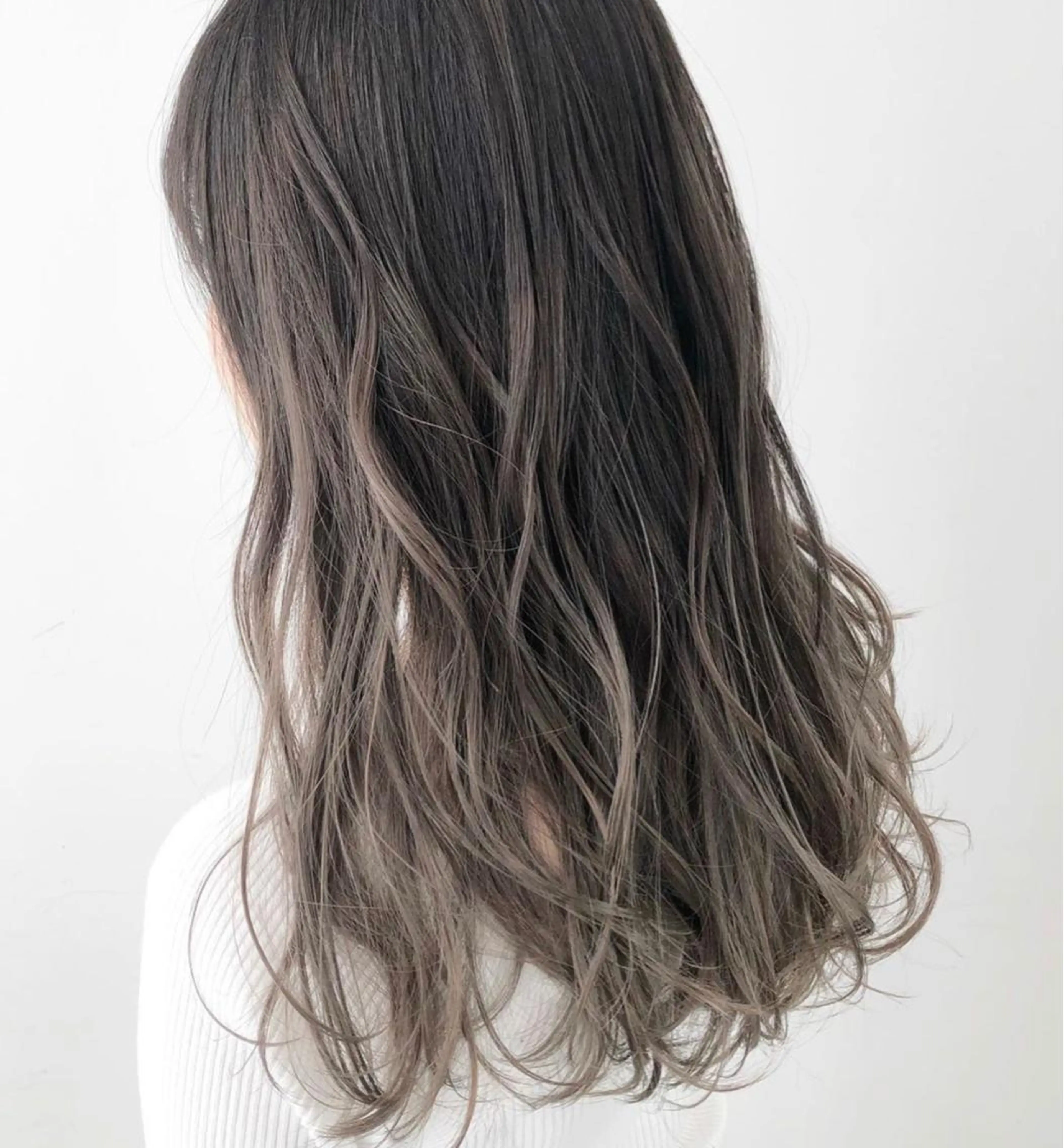 ロング naomi (夜間営業受付中★)のヘアスタイル