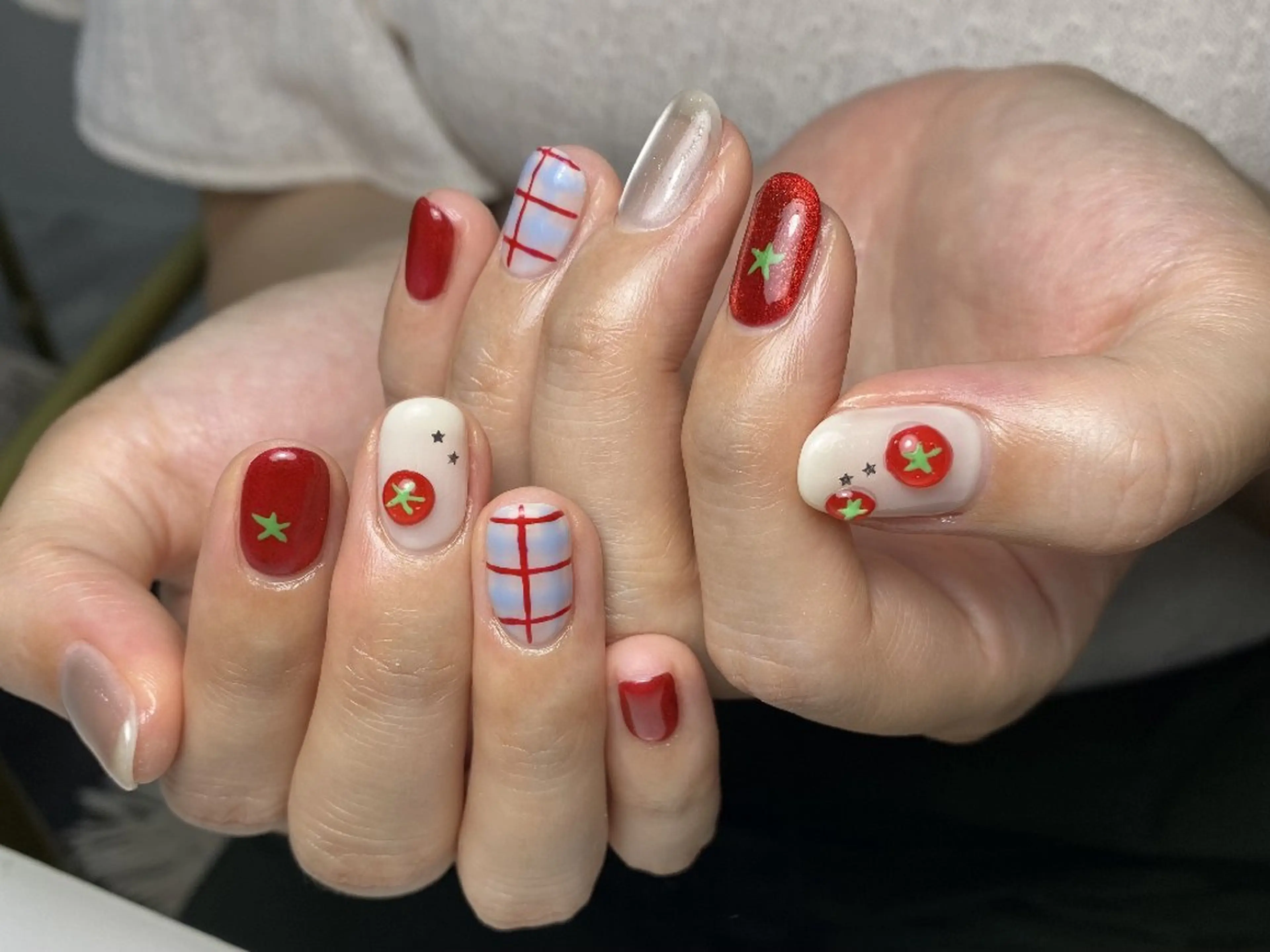 ネイル チークネイル フレンチネイル ジェルネイル ガーリー キラキラネイル ハンドネイル UM Nail Salonのネイルデザイン