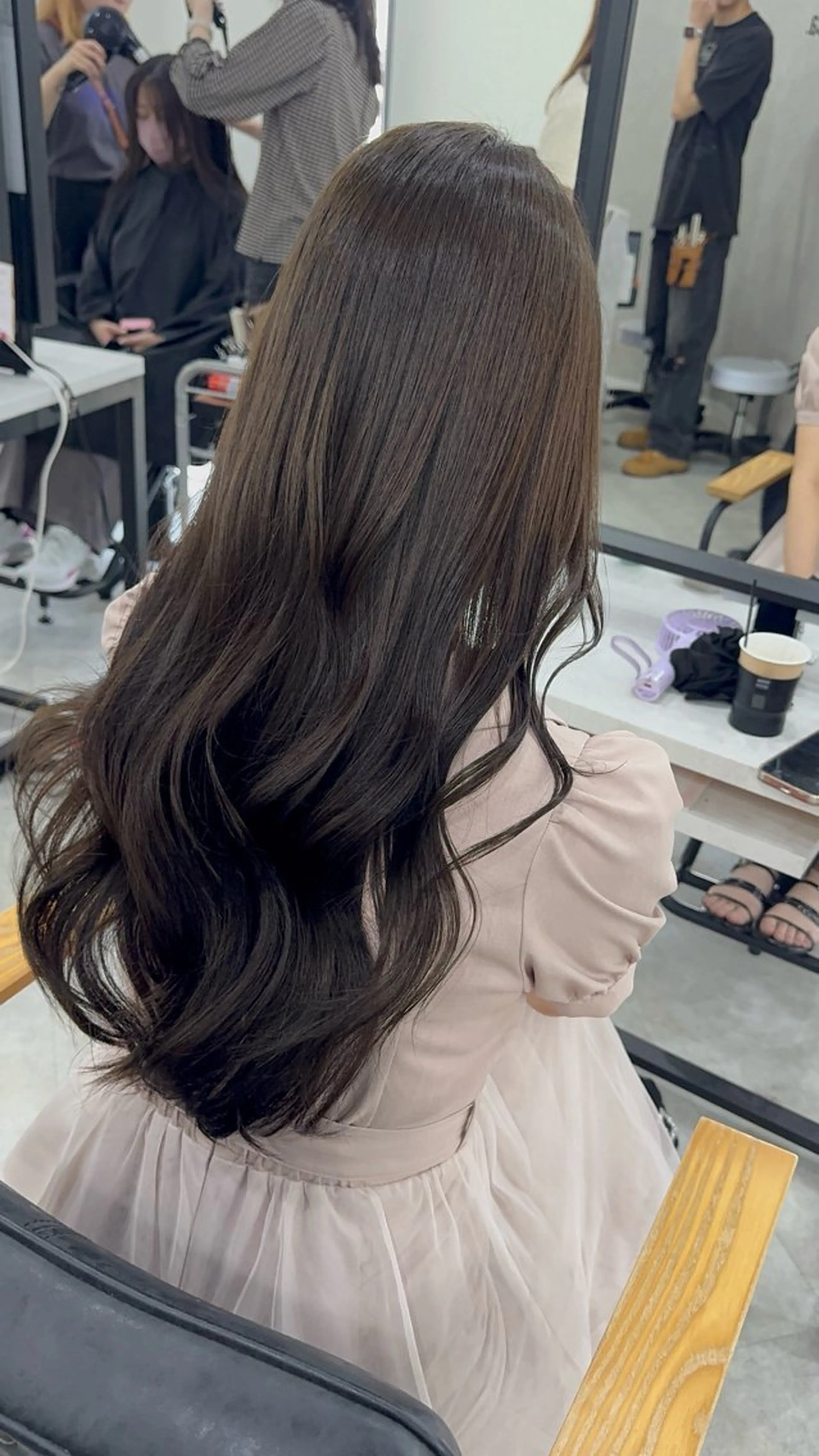 ロング カラー アッシュ アッシュブラウン ベージュカラー 黒髪 ブリーチ カット ヘアカラー トリートメント 赤み無し柔らかカラー 【梅田】madokaのヘアスタイル