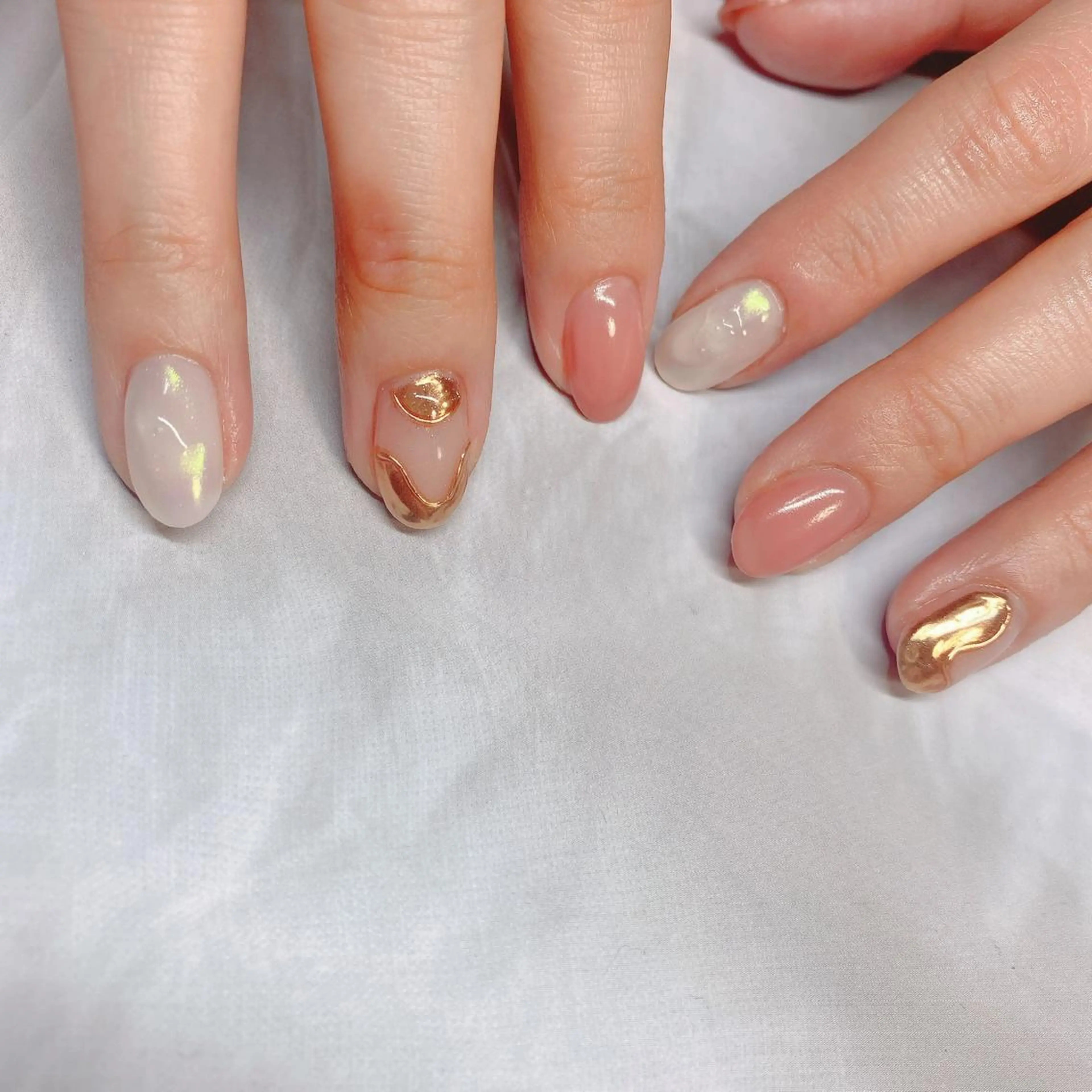 ネイル ミラーネイル ニュアンスネイル 大人キレイ 𝑁𝑖𝑥𝑖𝑠のネイルデザイン