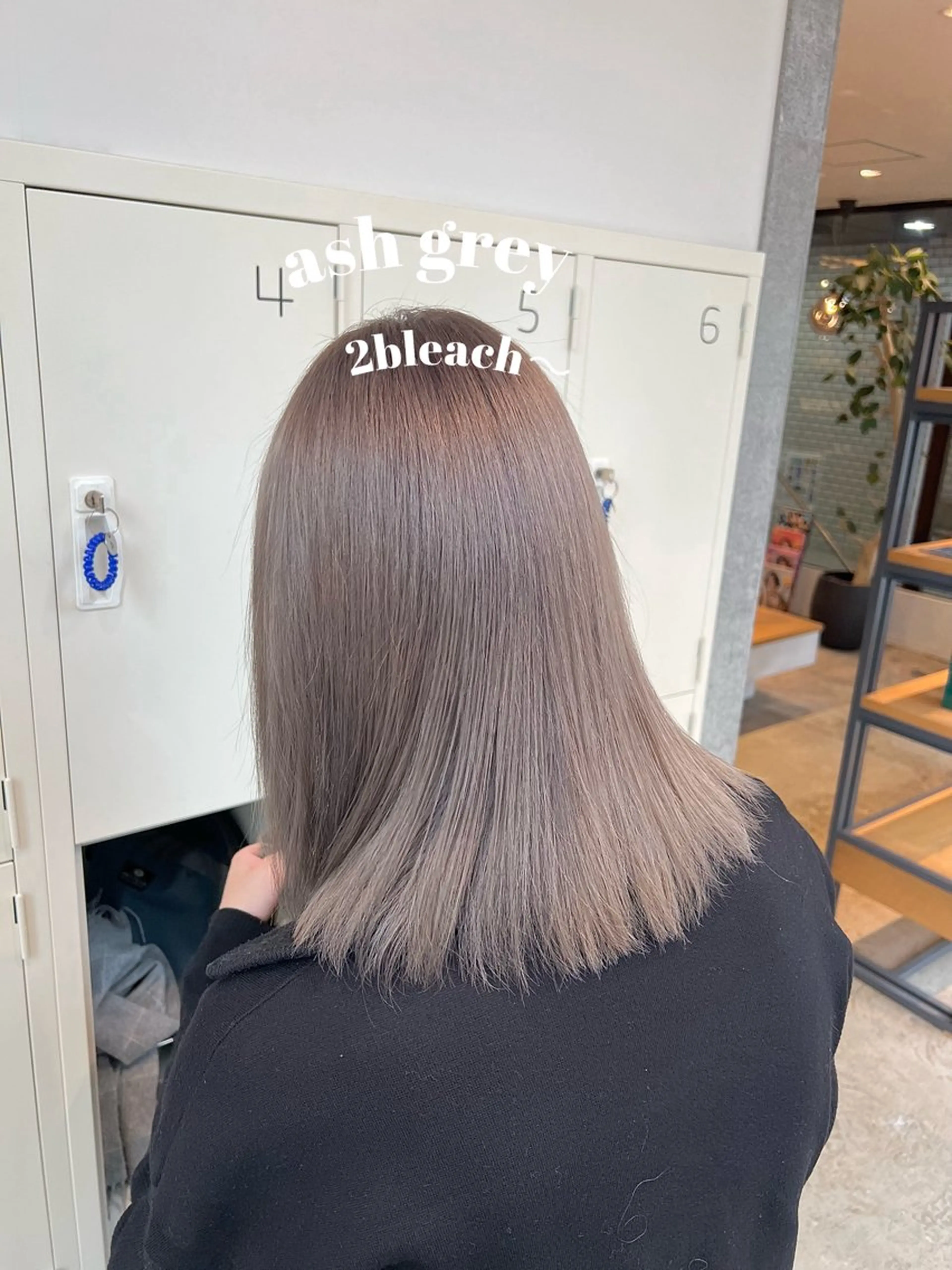 セミロング カラー ブリーチ グレージュ ヘアカラー Kana 🍋 ハイトーン【高円寺】のヘアスタイル