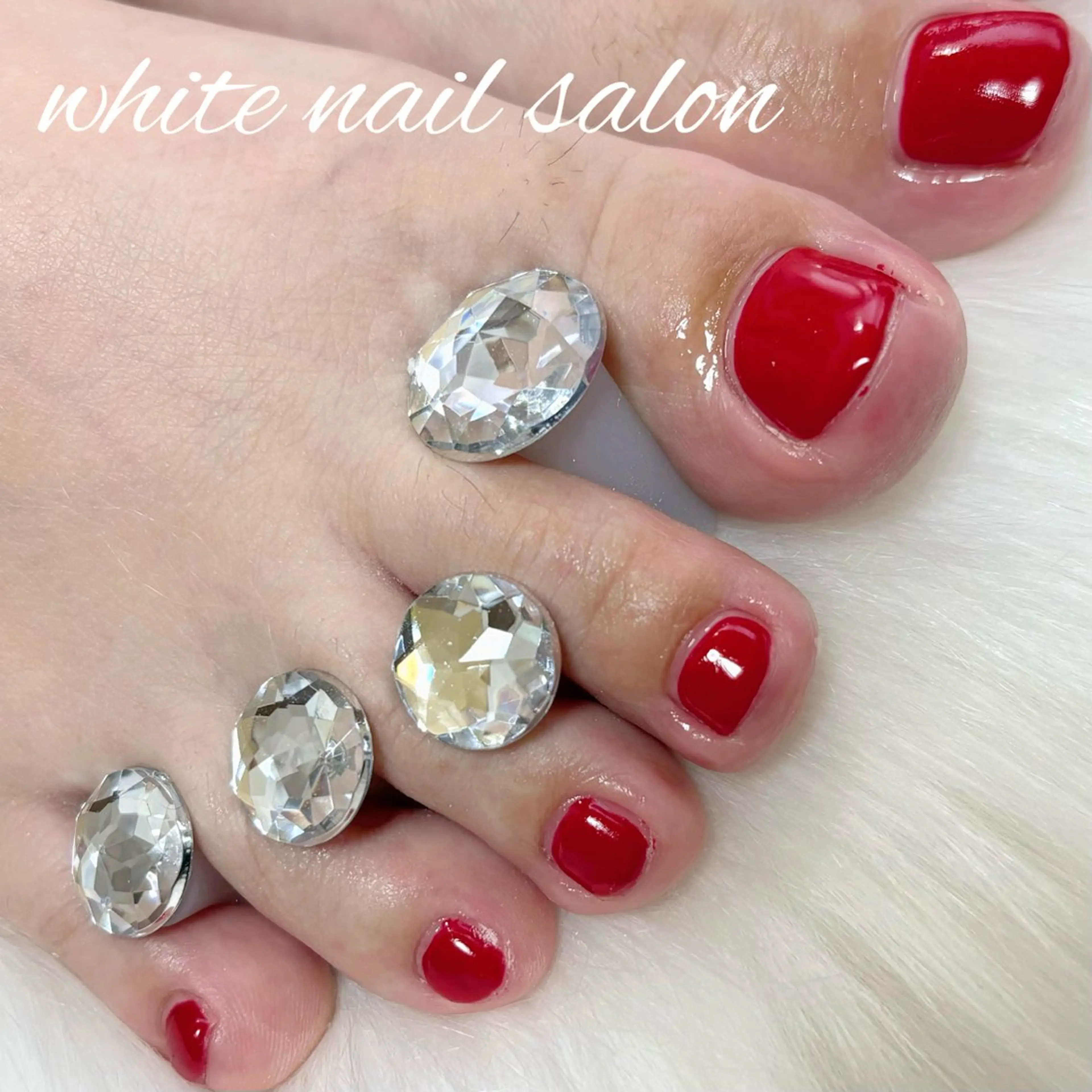 ネイル シンプルネイル ホワイト フットネイル white nail salonのネイルデザイン