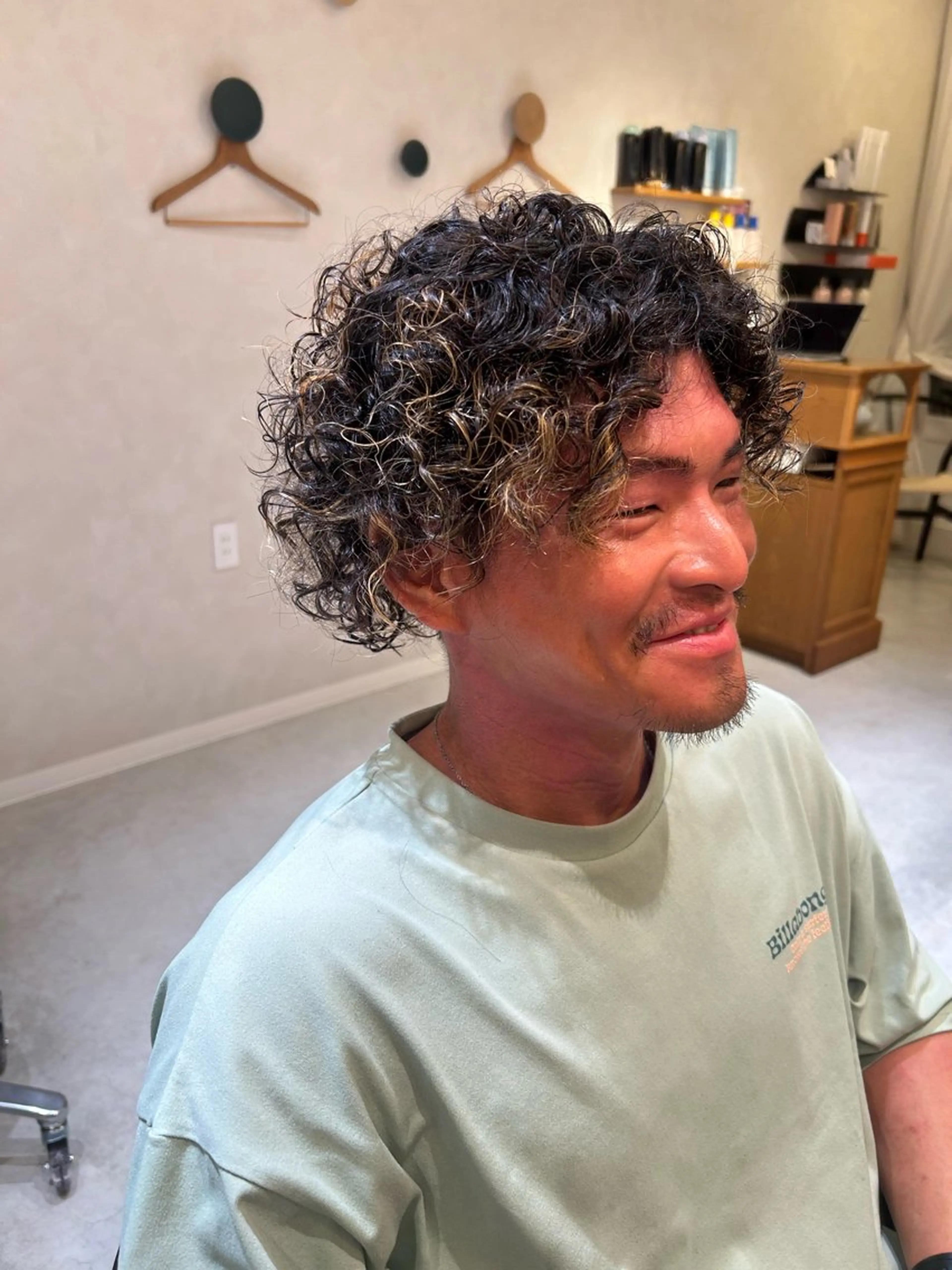 メンズ メンズパーマ 大城 かえでのヘアスタイル
