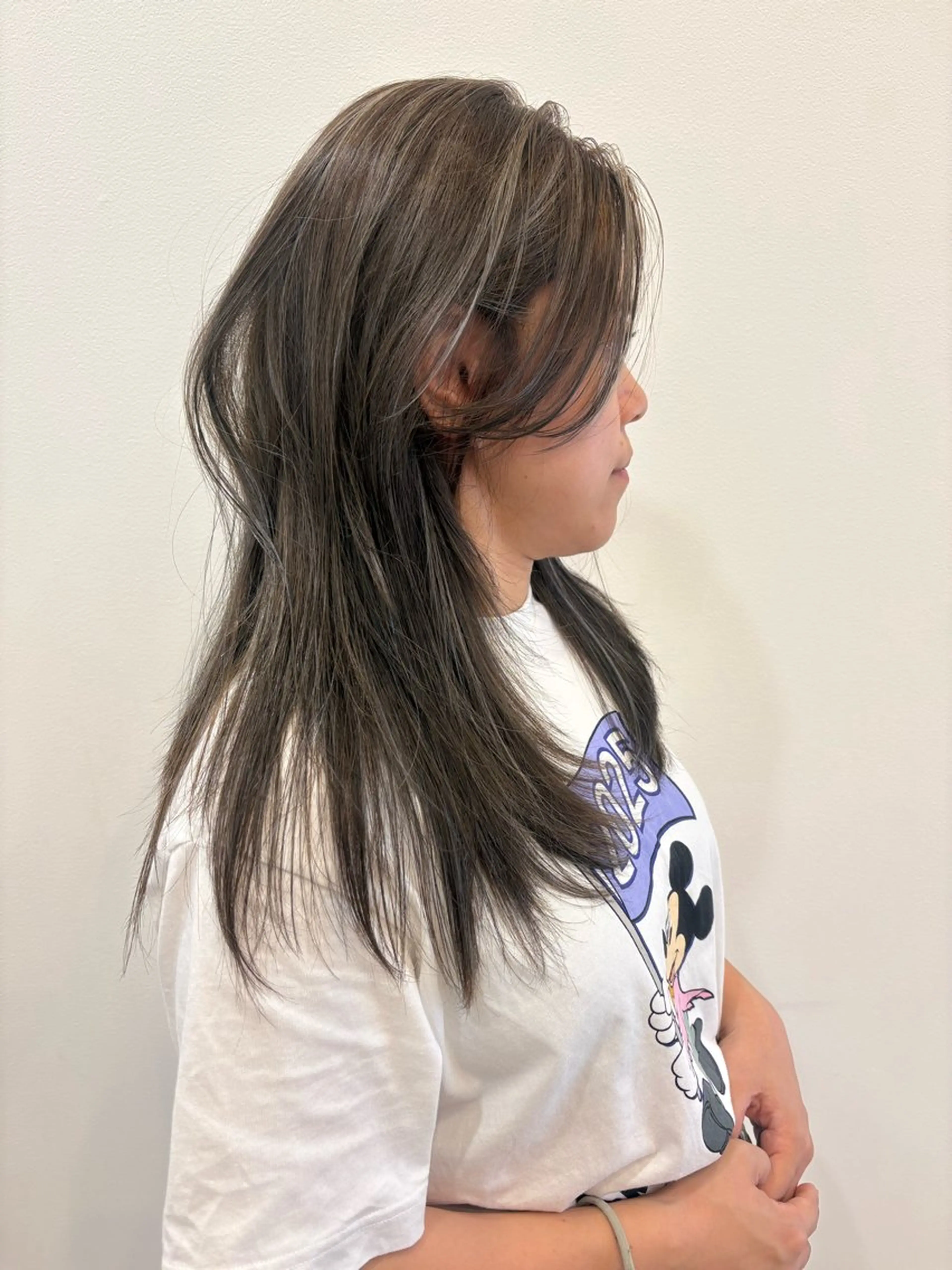 セミロング ヘアカラー 橋本 聖菜のヘアスタイル