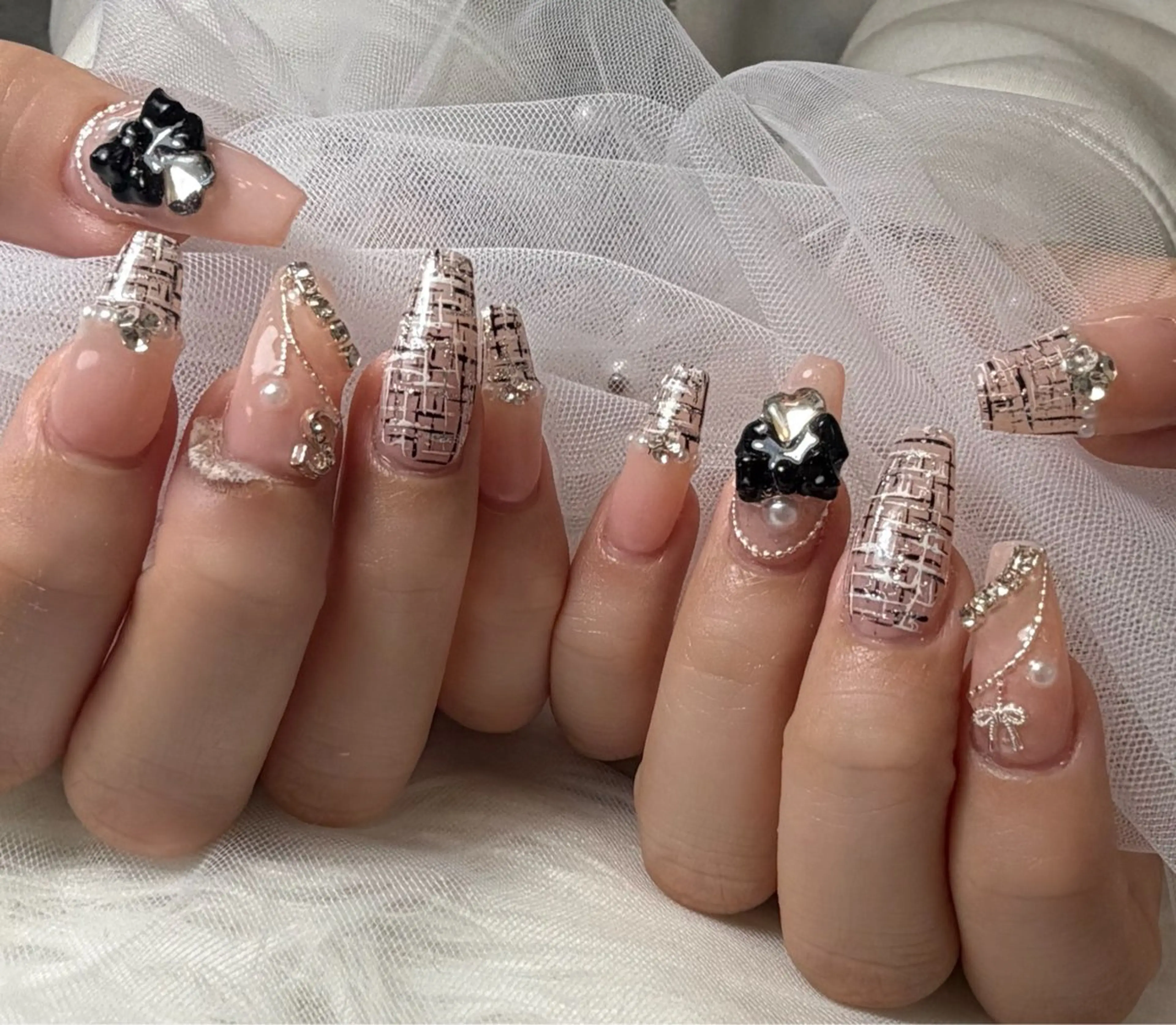 ネイル チークネイル フレンチネイル グラデーション キラキラネイル 韓国ネイル HIKARIHANA NAILのネイルデザイン