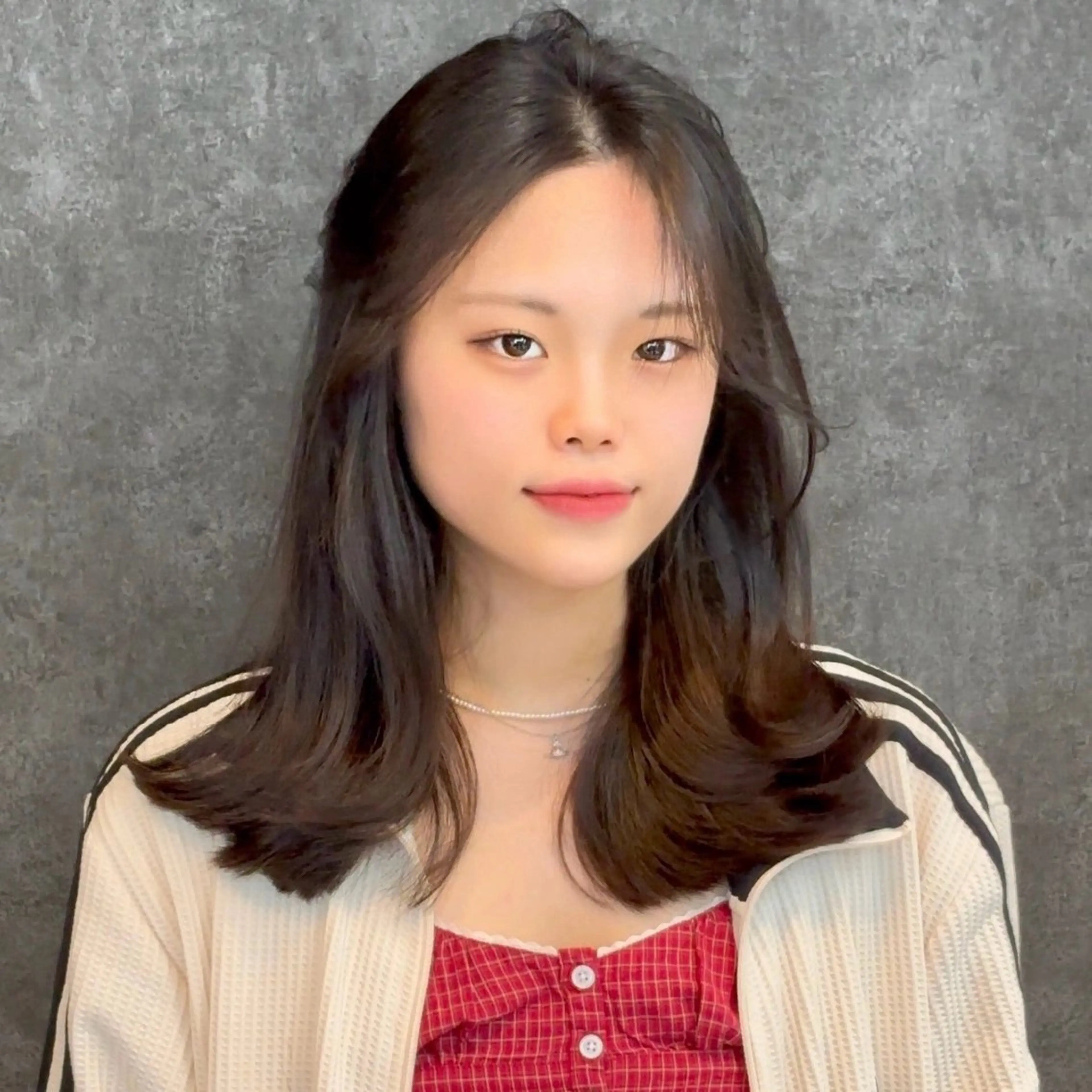 ミディアム くびれヘア 韓国風ヘア レイヤーカット 新宿/韓国レイヤー/ 顔まわり/メンズヘアのヘアスタイル