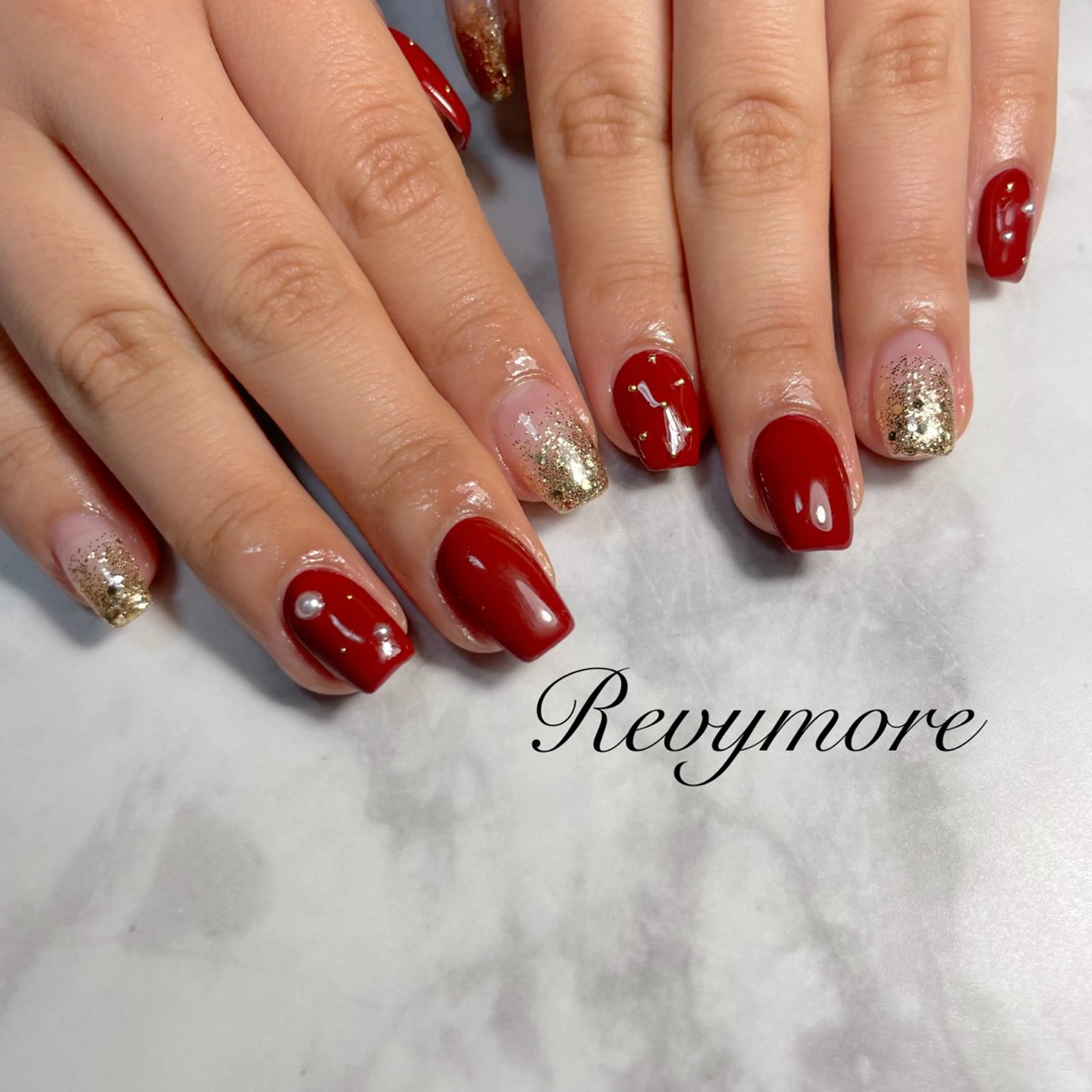 ネイル ボルドー 成人式 ジェルネイル キラキラネイル 韓国ネイル nail salon Revymoreのネイルデザイン