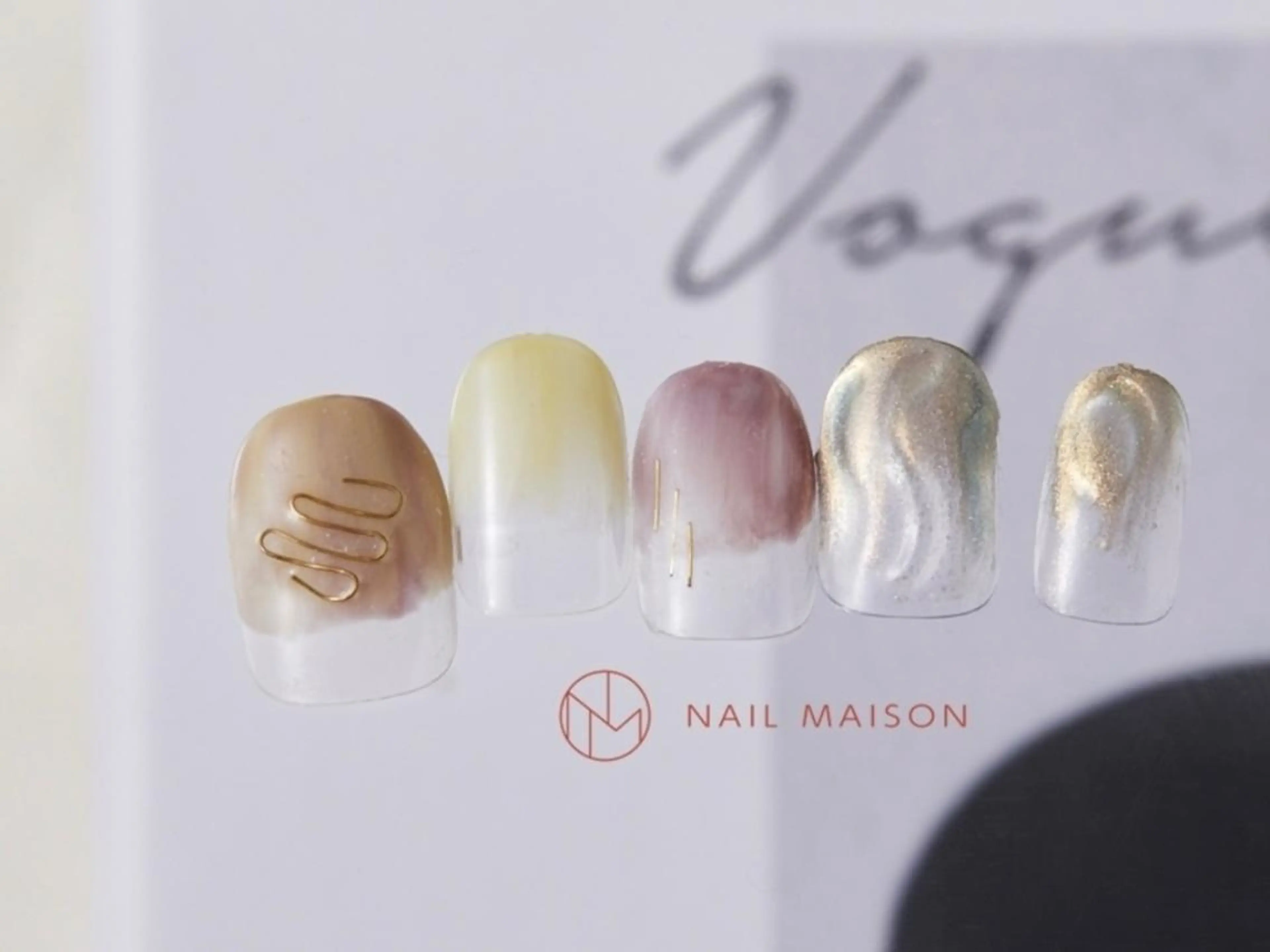 ネイル T RIRIKAのネイルデザイン