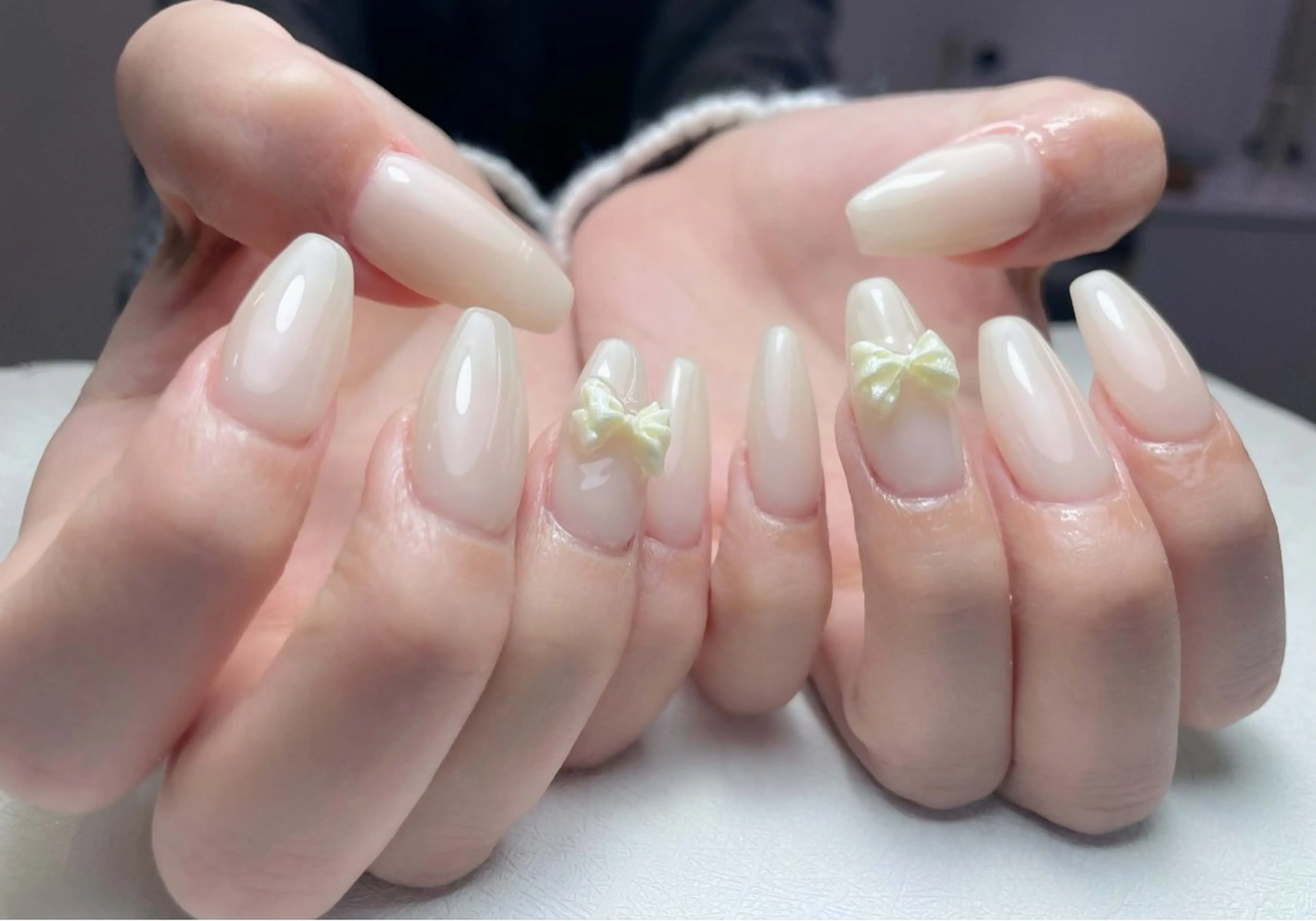 ネイル アートネイル オーロラネイル 長さ出し フレンチネイル ジェルネイル ハンドネイル 中野駅から2分 MEO NAILのネイルデザイン