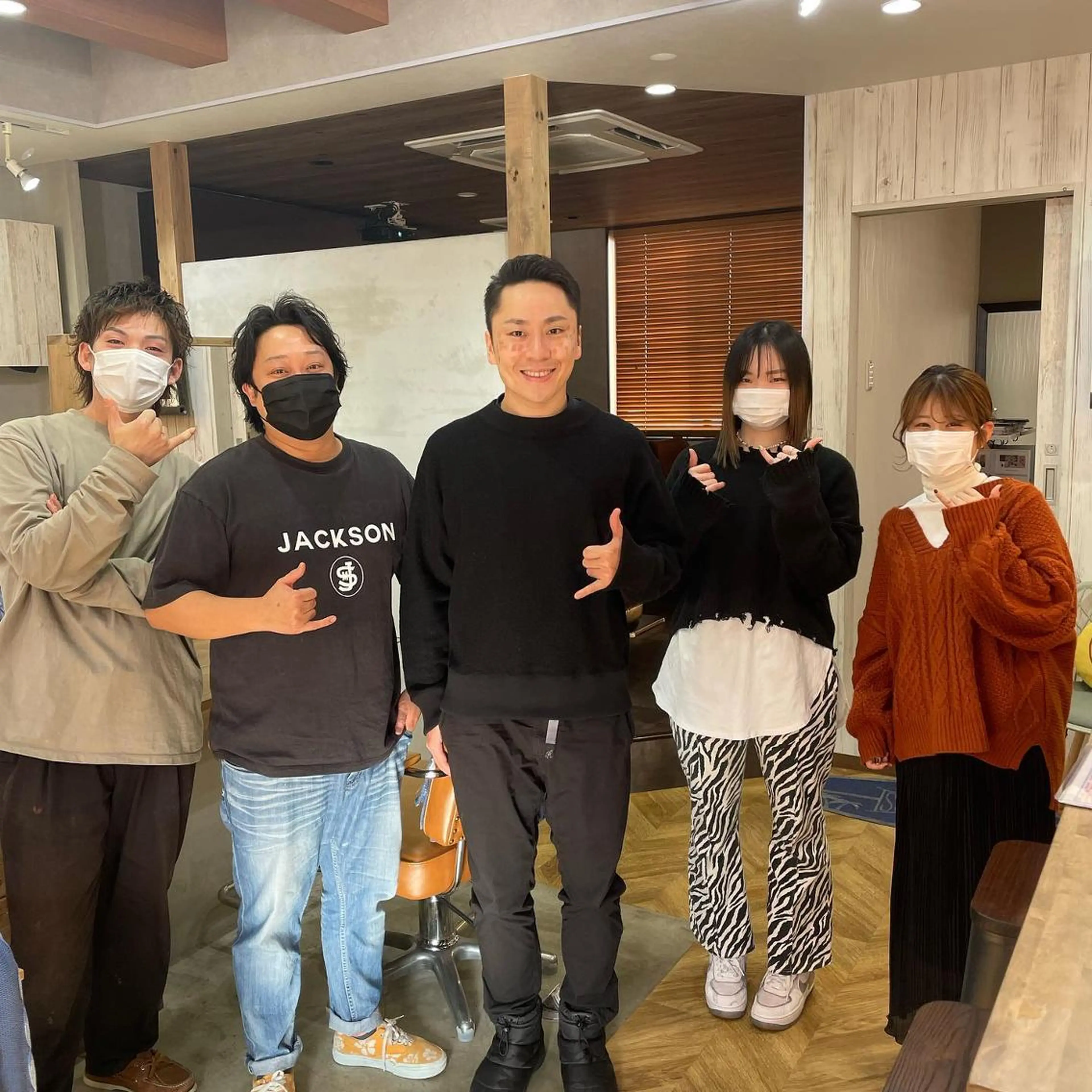 カラー パーマ ヘアアレンジ メンズ キッズ ネイル マツエク・マツパ Saffyハリウッド トリートメント◎のヘアスタイル